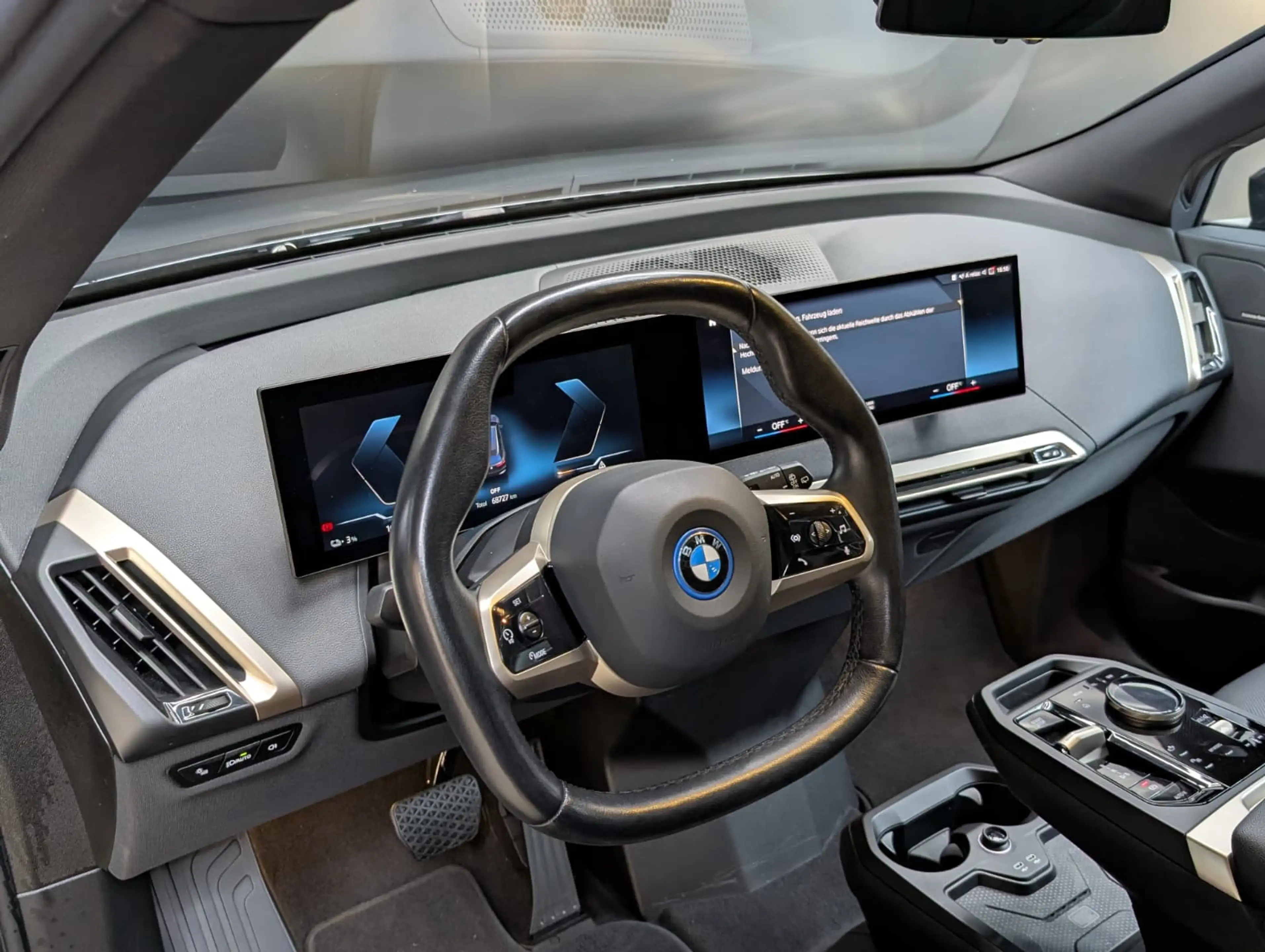 BMW iX 40 Sport LEDER+PANO+H&K+360°+ACC+SHZ+NAVI+LED — photo 12