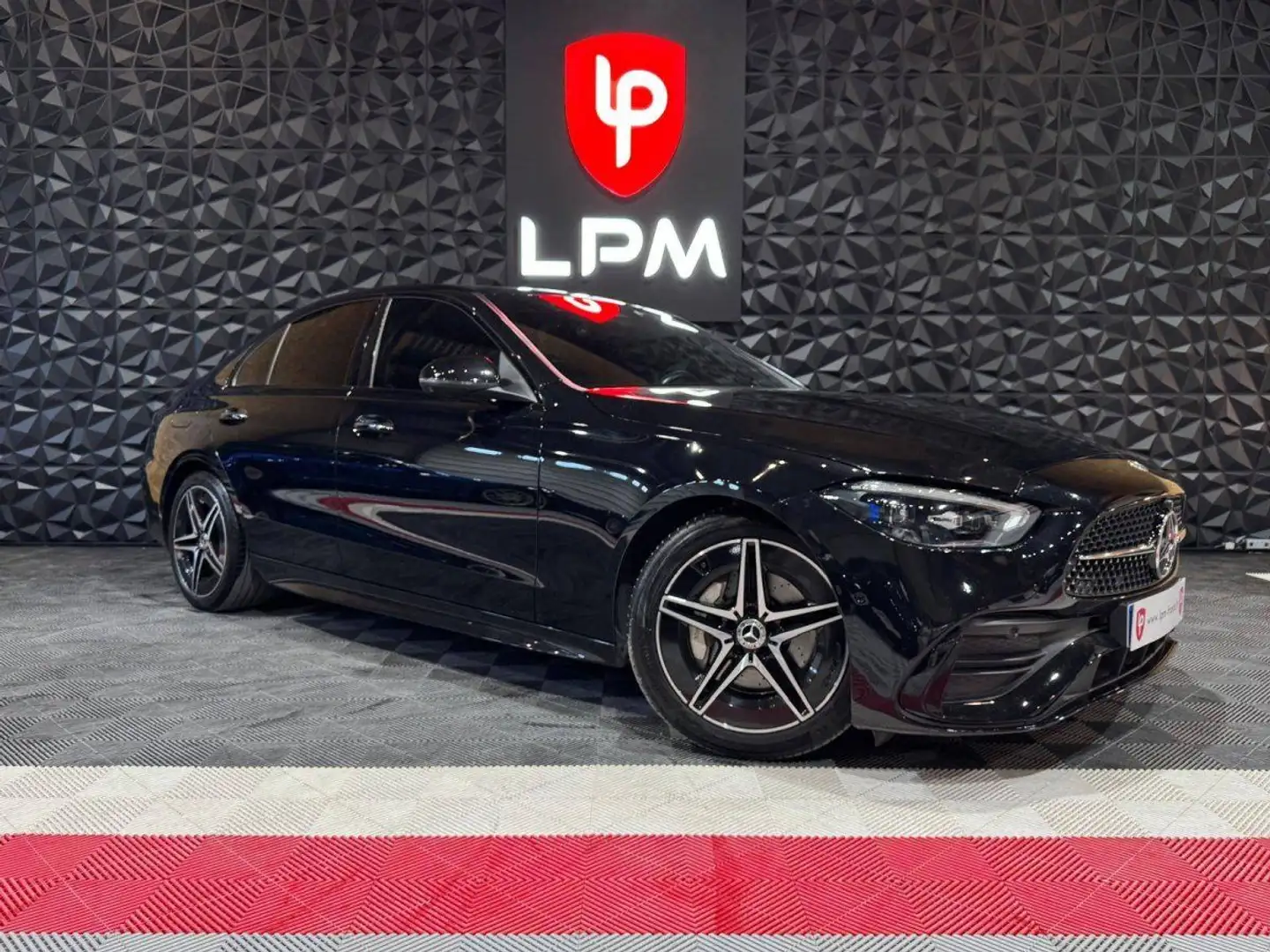 Mercedes-Benz C 220 V (W206) 220 d 200ch AMG Line Zwart - 1