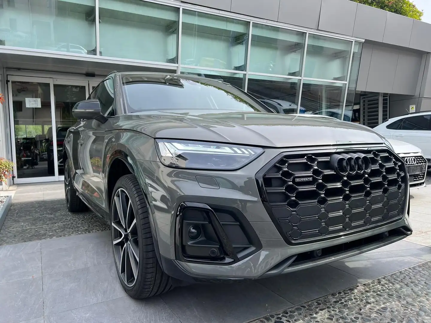 Audi Q5 45 TFSI quattro S tronic S line plus Grün - 1
