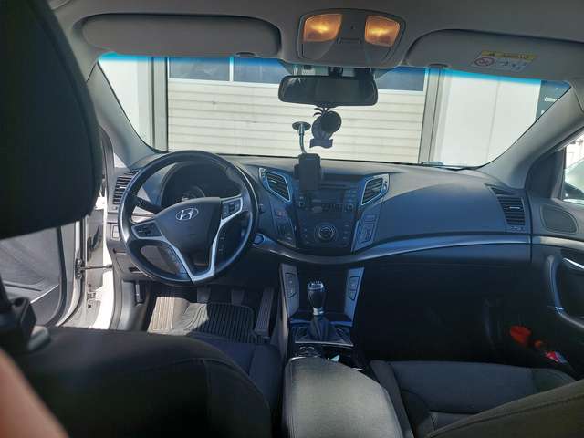 Imagine Hyundai i40 i40cw 1.7 CRDi Premium