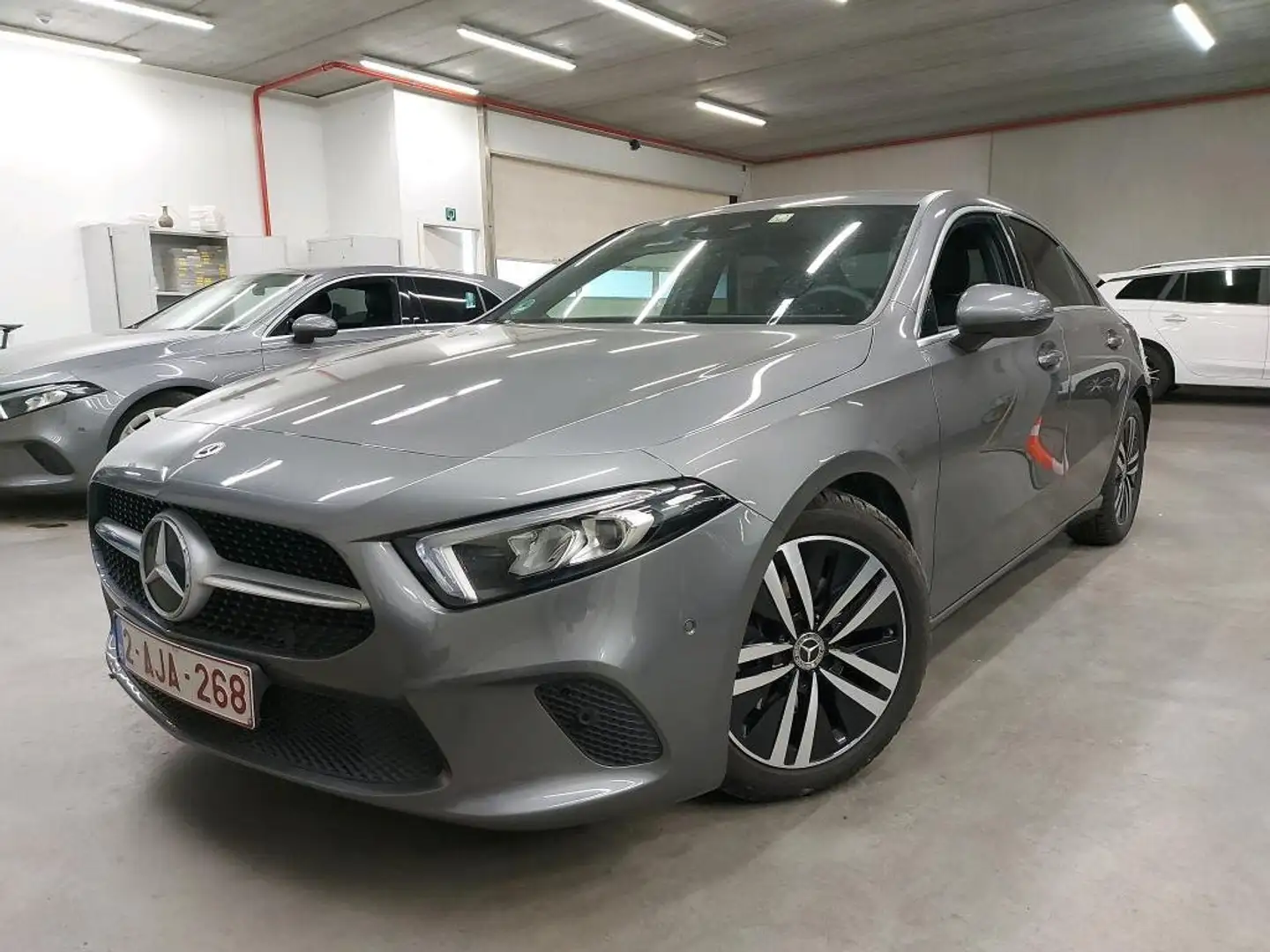 Mercedes-Benz A 180 d Sedan Luxury GTronic *LED-CUIR-PARK-NAVI-CAMERA* Gris - 2