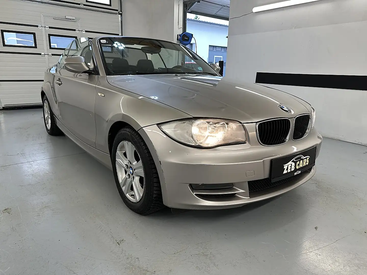 BMW 118 i Cabrio Österreich-Paket Grau - 1