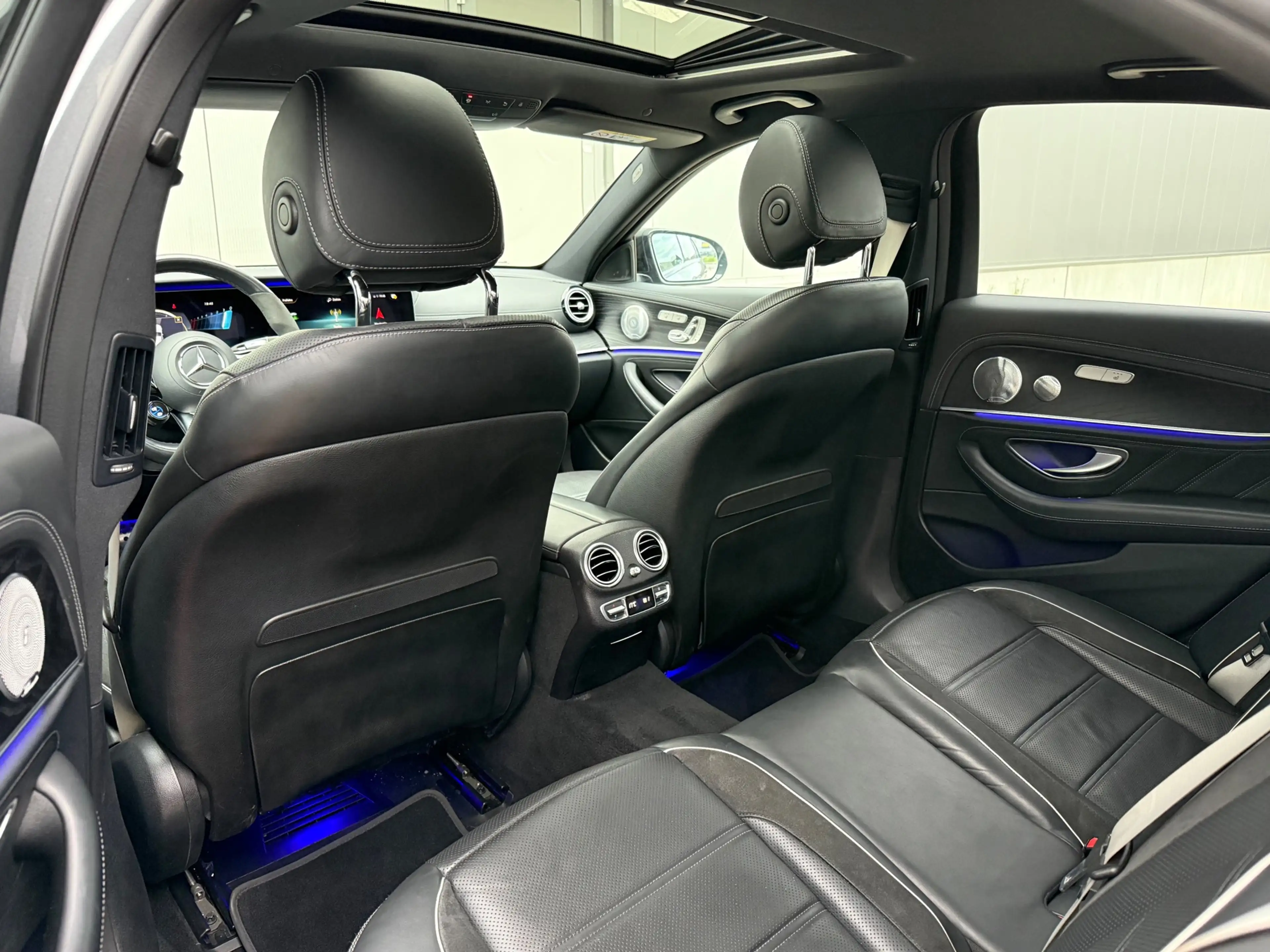 Mercedes-Benz E 63 AMG S 4MATIC+ BURMESTER HUD PANO VOL — photo 14
