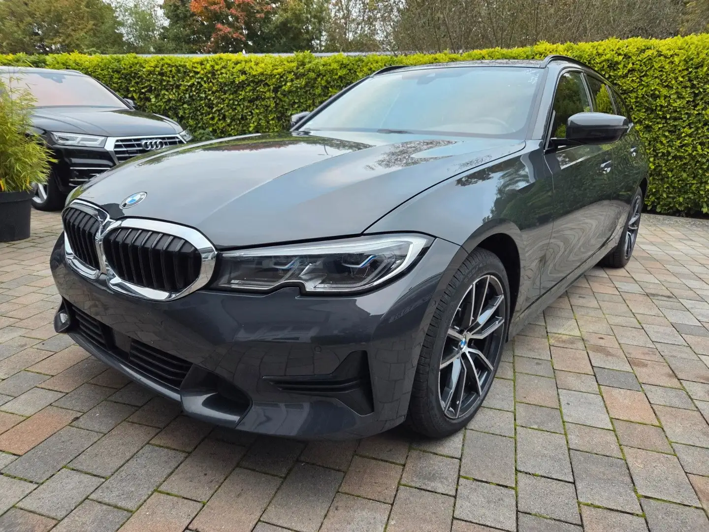 BMW 320 x SP Line LiveP Pano Laser STHZ Hifi ACC Kam Grau - 1