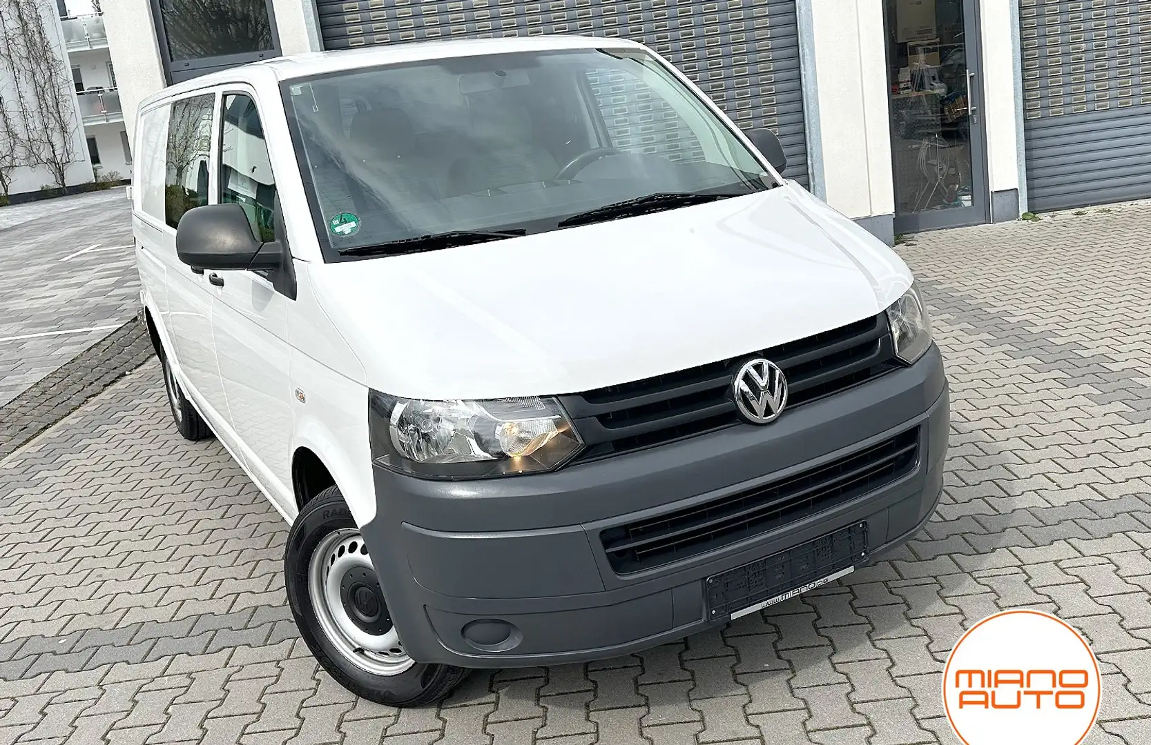 Volkswagen T5 Transporter Langversion *Standheizung|AHK|PDC|SZ|Kamera* Bílá - 2