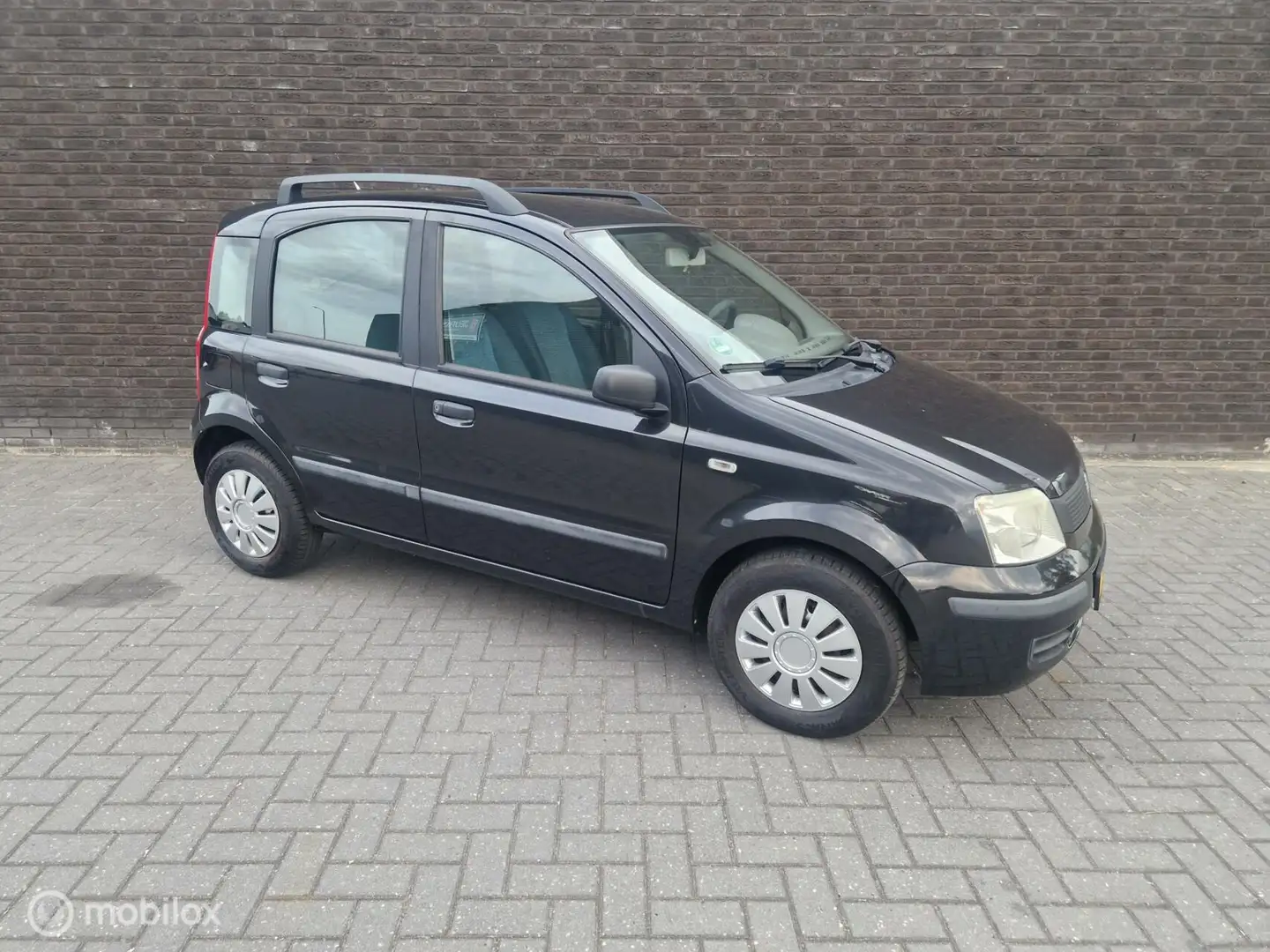 Fiat Panda 1.1 Active Plus|Hoge instap|Km NAP| Zwart - 2