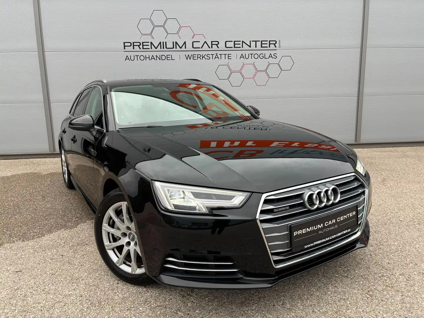 Audi A4 Avant 2,0 TDI quattro Sport S-tronic LED / NAVI Schwarz - 1