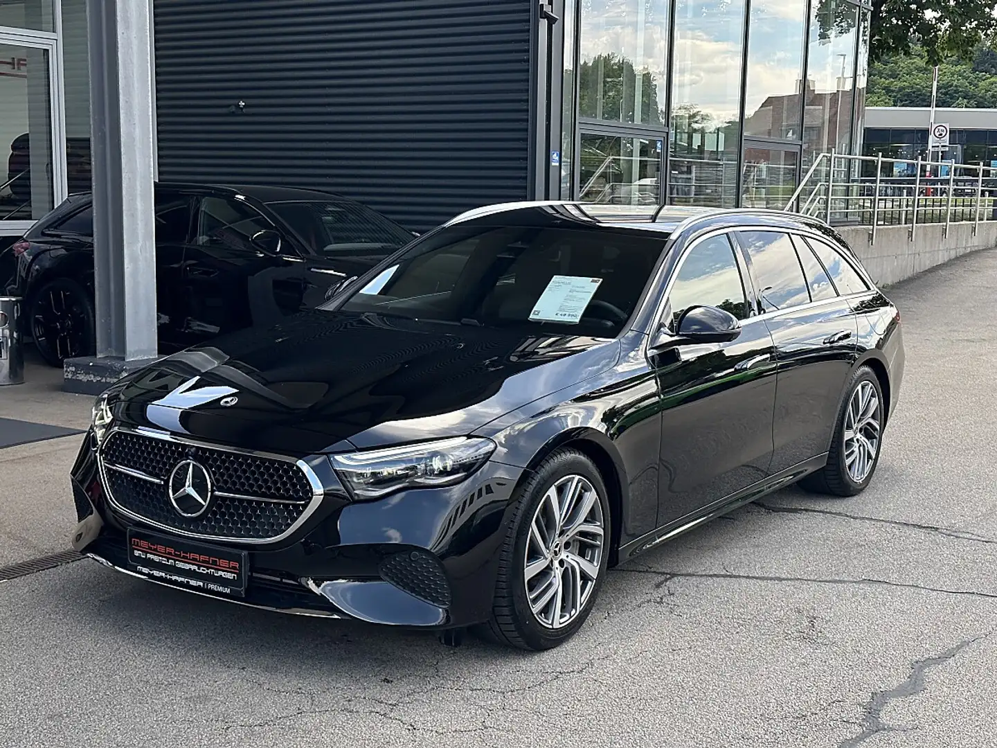 Mercedes-Benz E 300 de T PHEV 4Matic Avantgarde Aut. Schwarz - 1