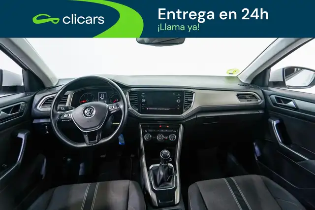 Volkswagen T-Roc view 13
