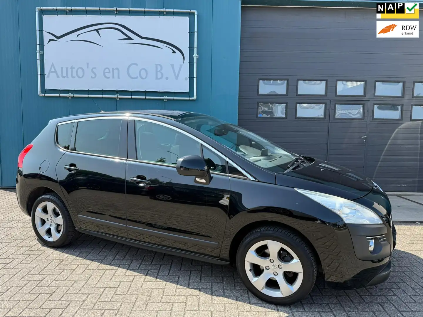 Peugeot 3008 1.6 VTi Blue Lease Clima Cruise Navigatie Panorama Zwart - 1