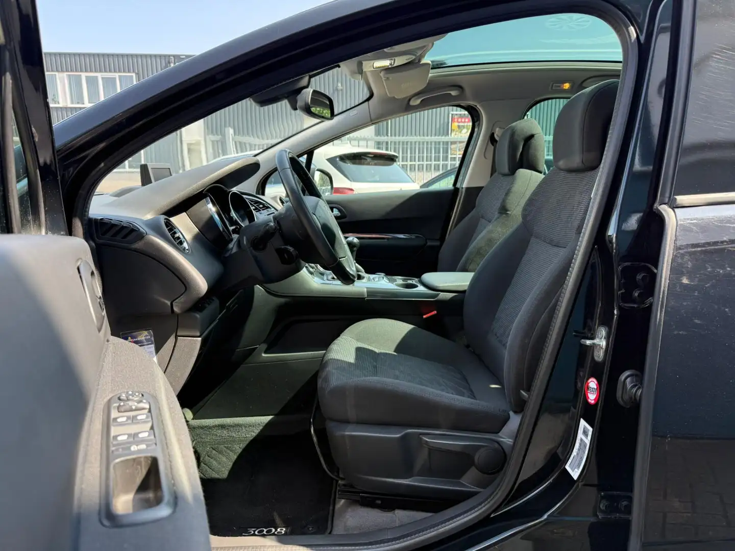 Peugeot 3008 1.6 VTi Blue Lease Clima Cruise Navigatie Panorama Zwart - 2