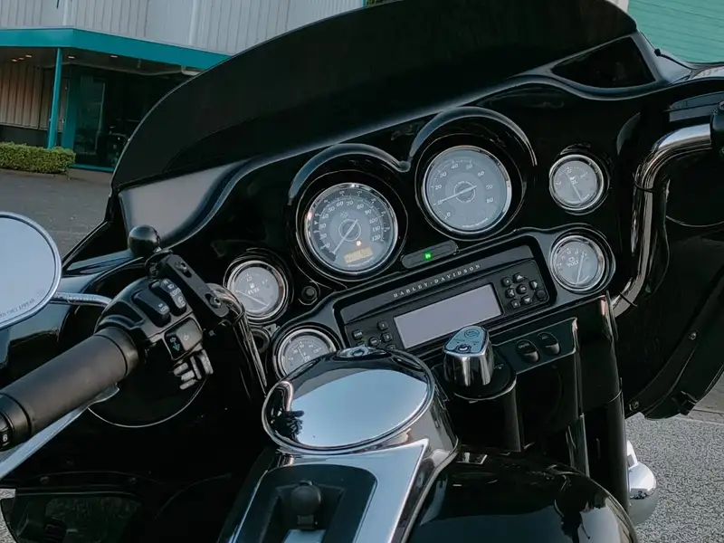 Harley-Davidson Electra Glide - foto 8