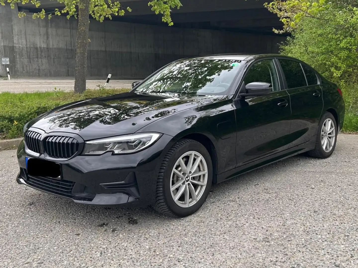 BMW 330 330e xDrive Aut. Advantage Negru - 1