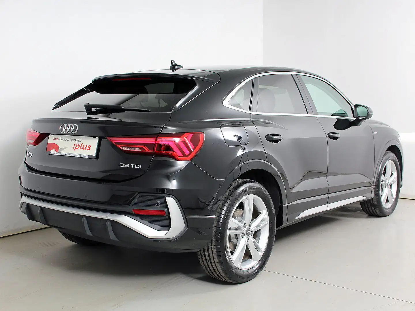 Audi Q3 35 TDI S line exterieur Schwarz - 2