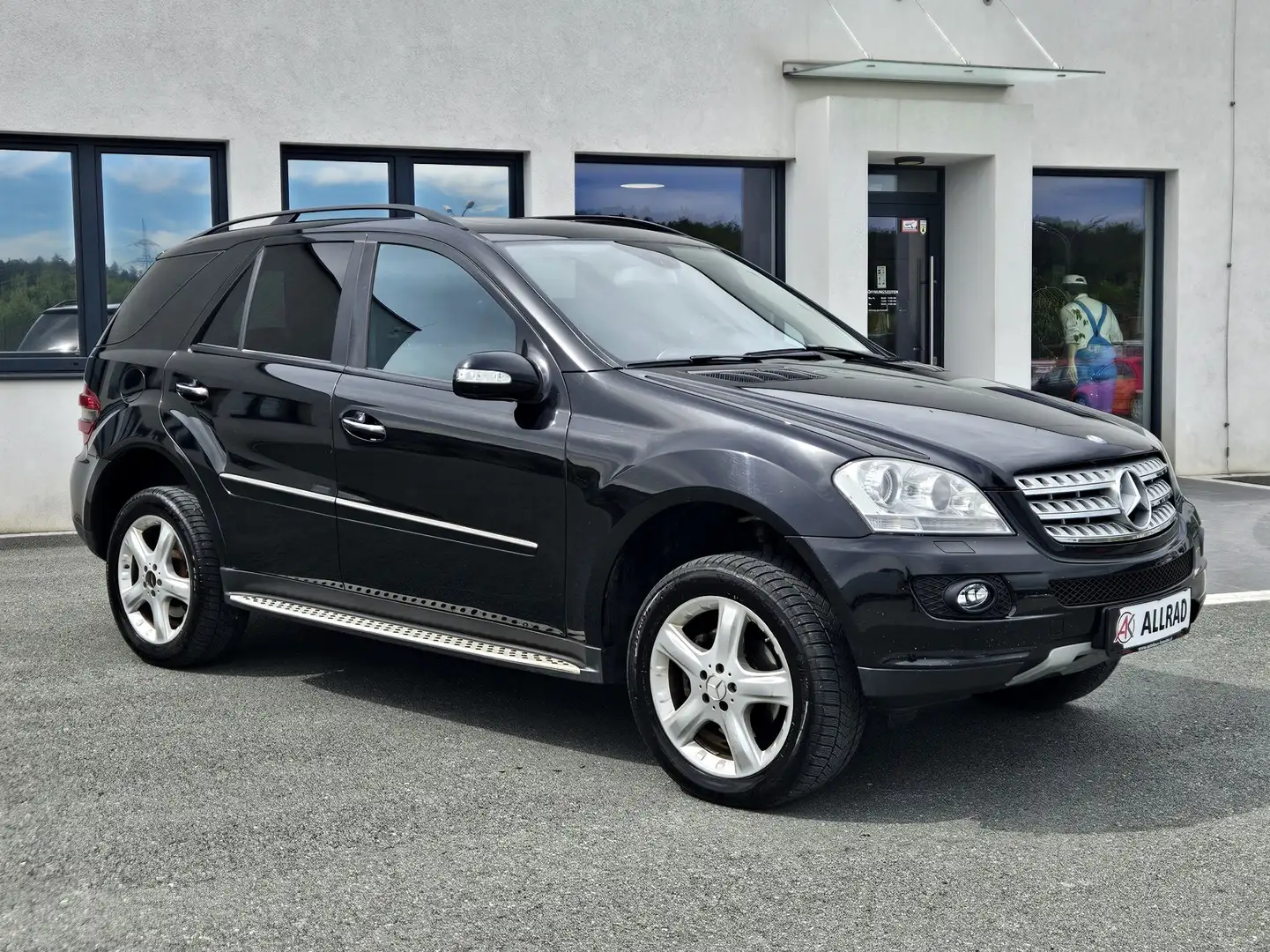 Mercedes-Benz ML 320 ML 320 CDI (164.122) Schwarz - 1