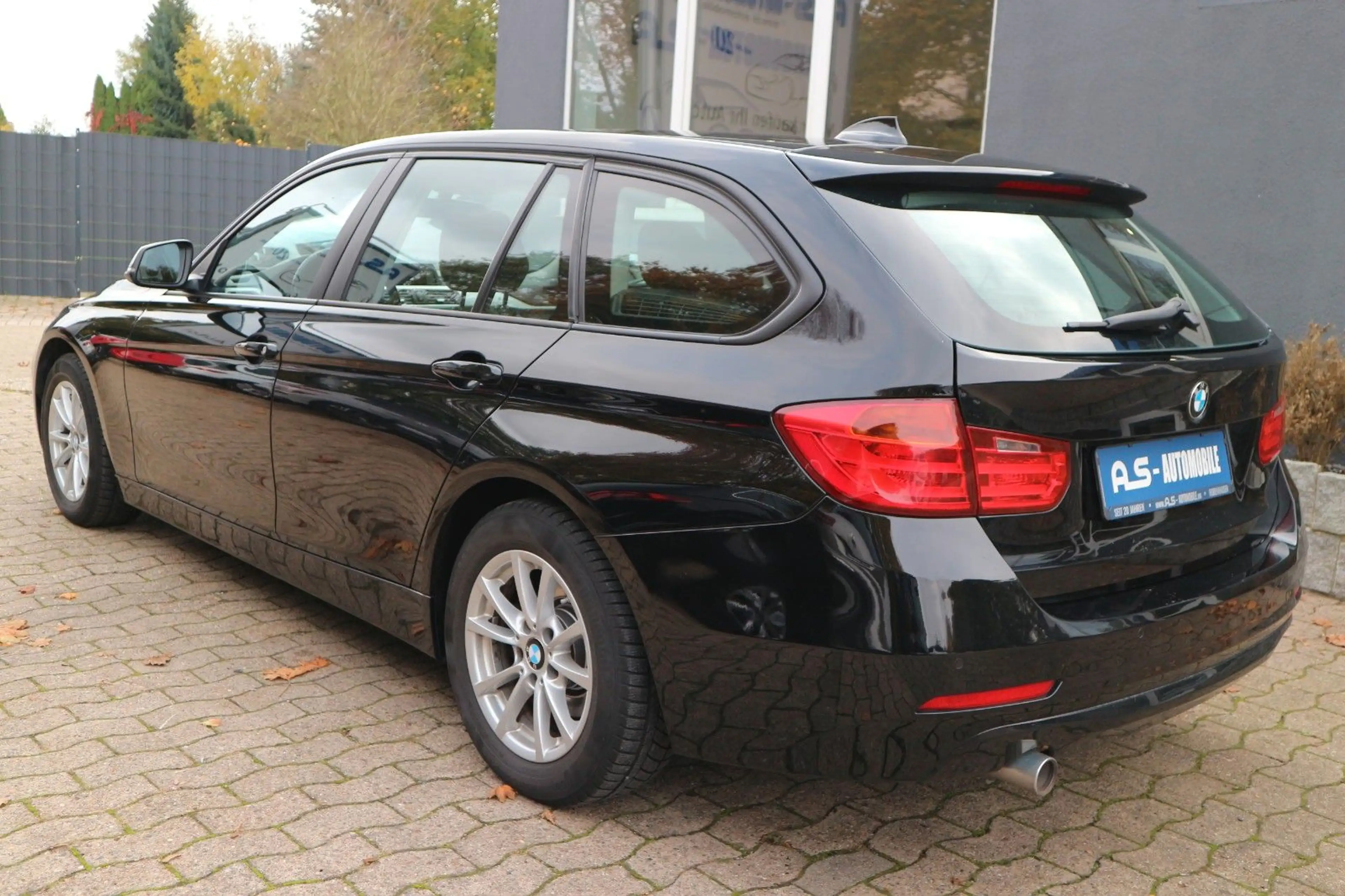 BMW 316 d  Touring *2.HAND/PDC/KLIMAAUTO/SHZ* — photo 4