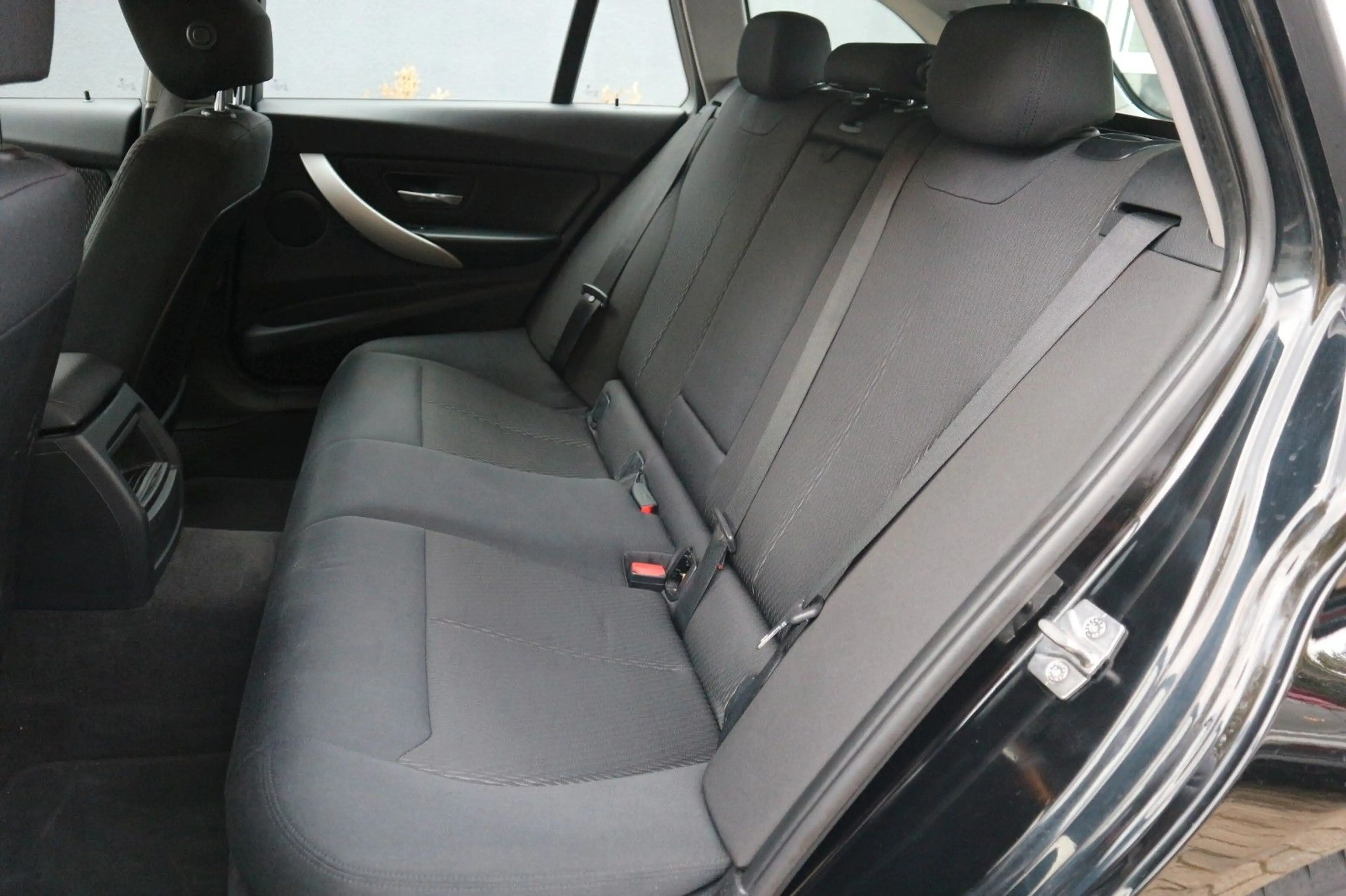 BMW 316 d  Touring *2.HAND/PDC/KLIMAAUTO/SHZ* — photo 10