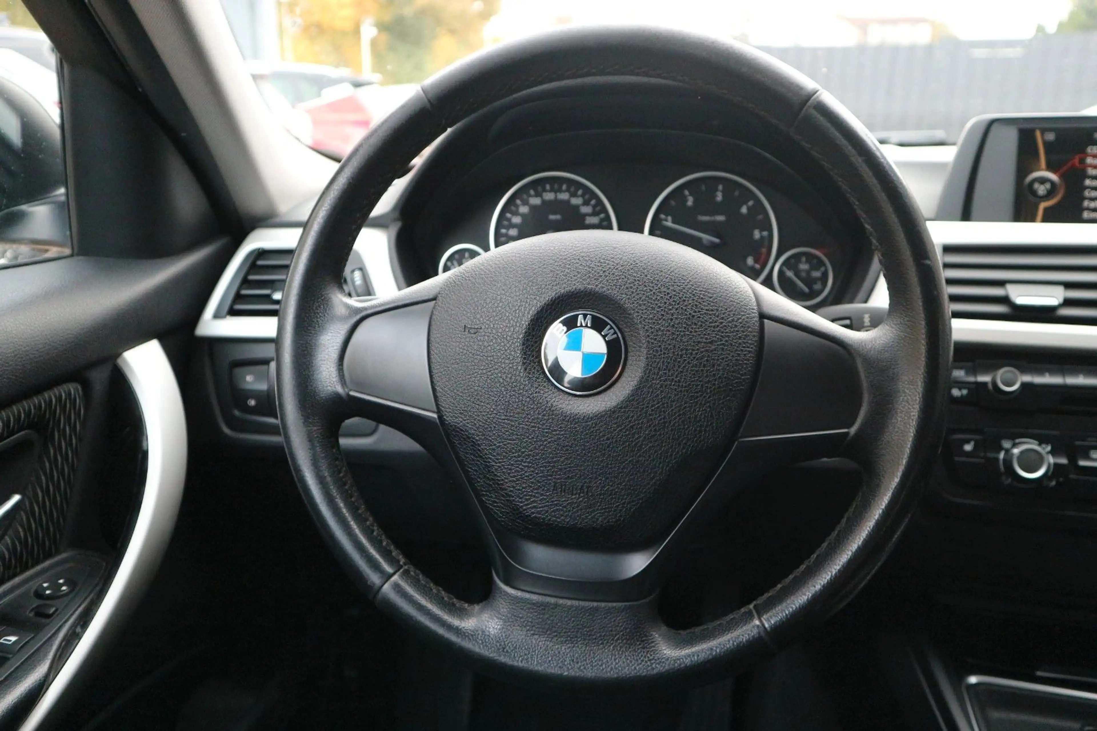BMW 316 d  Touring *2.HAND/PDC/KLIMAAUTO/SHZ* — photo 12
