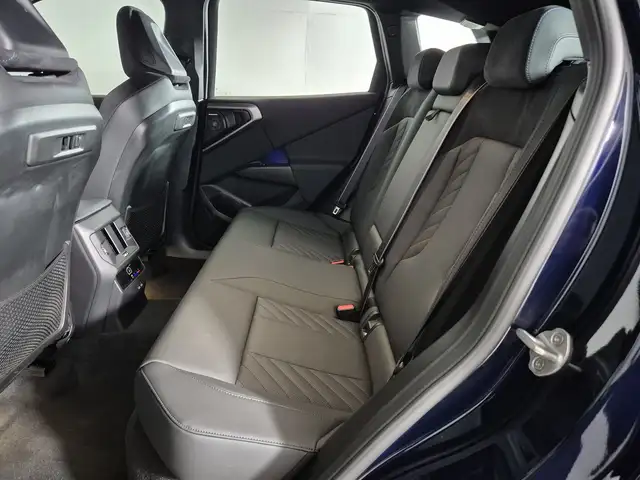 BMW X3 view 8