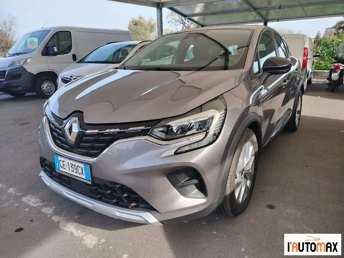 Renault Captur 1.5 blue dci Business 115cv edc Grau - 1