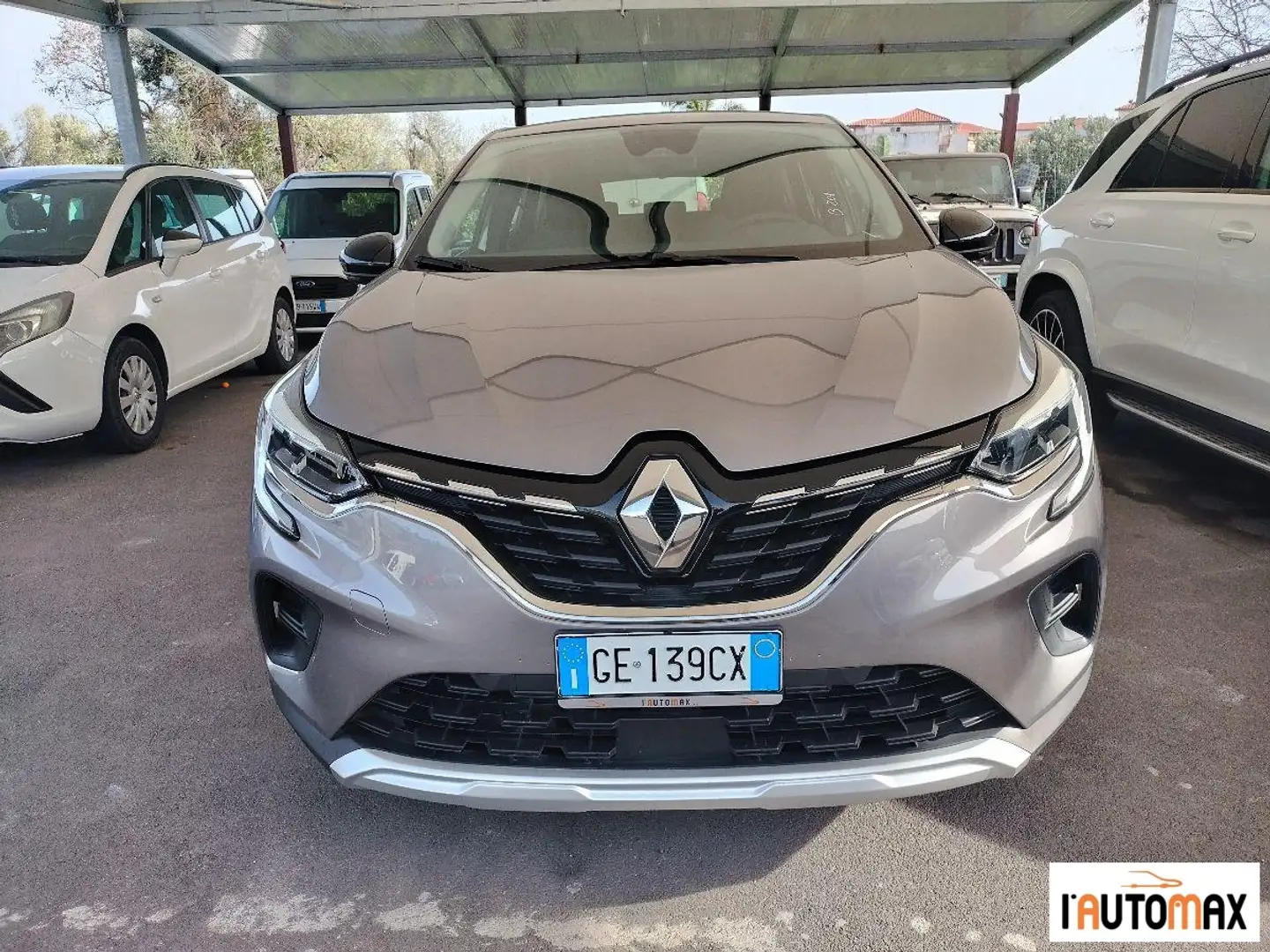Renault Captur 1.5 blue dci Business 115cv edc Grau - 2