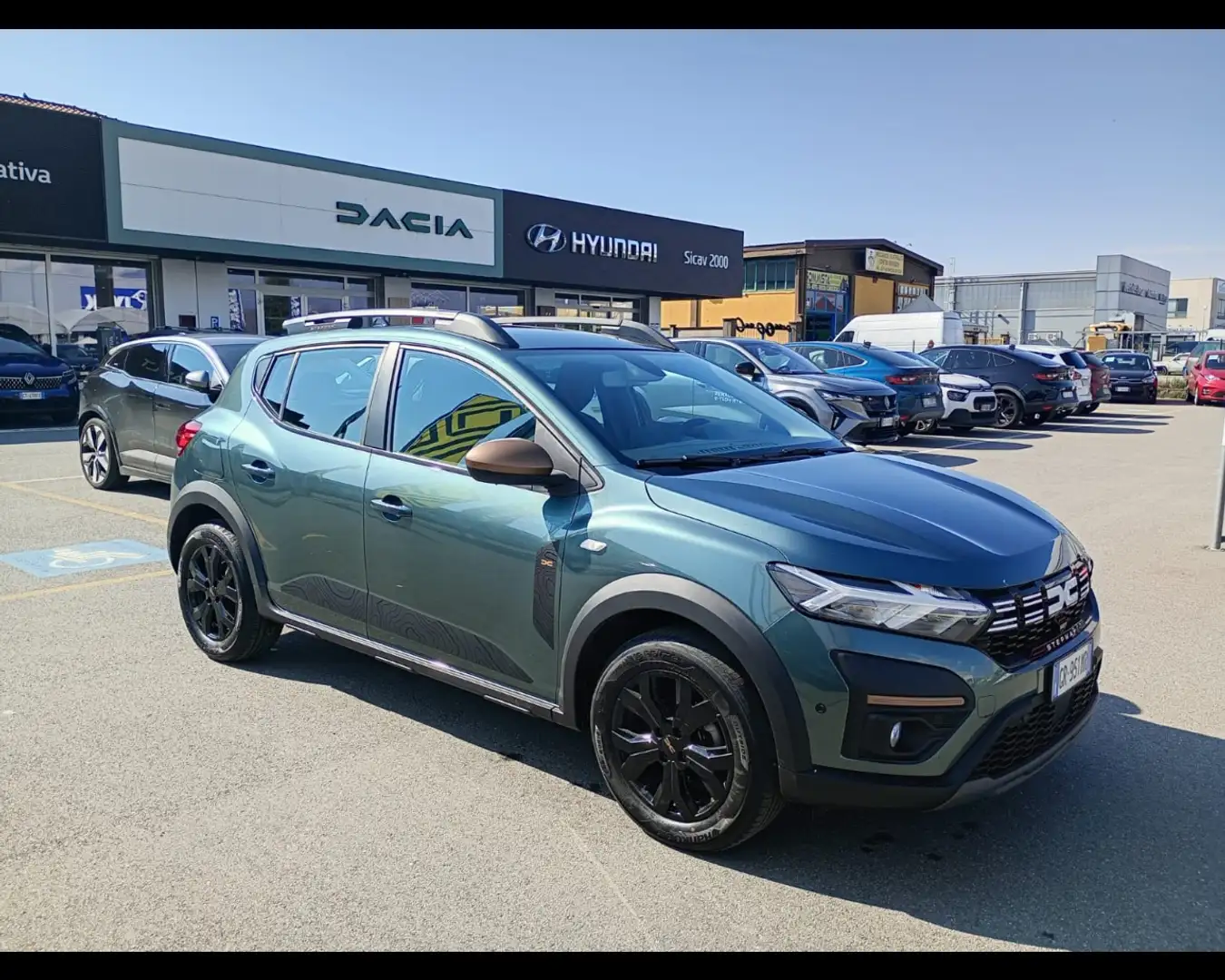 Dacia Sandero Stepway Extreme UP TCe 110 Grün - 1