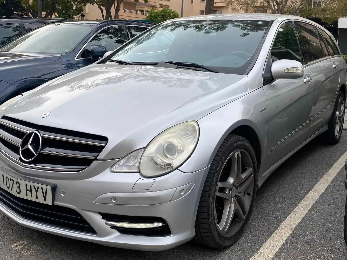 Mercedes-Benz R 350 350CDI L 4M Grand Edition Aut. srebrna - 2