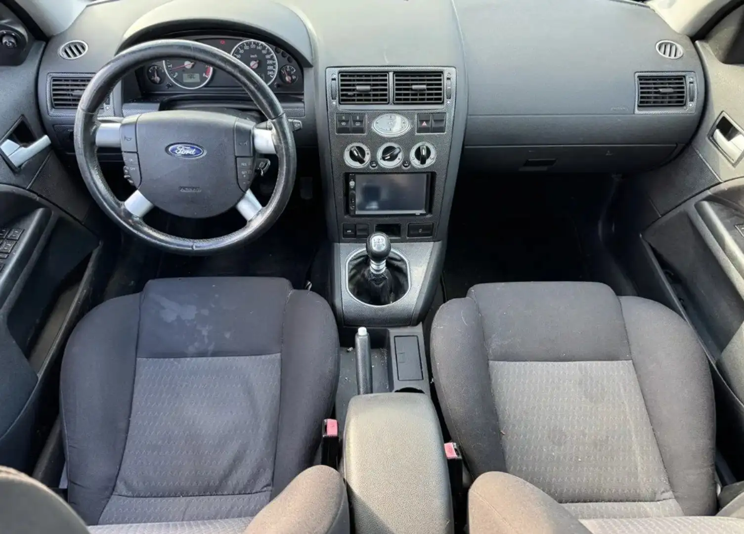 Ford Mondeo Mondeo 1.8 Turnier Trend Schwarz - 2