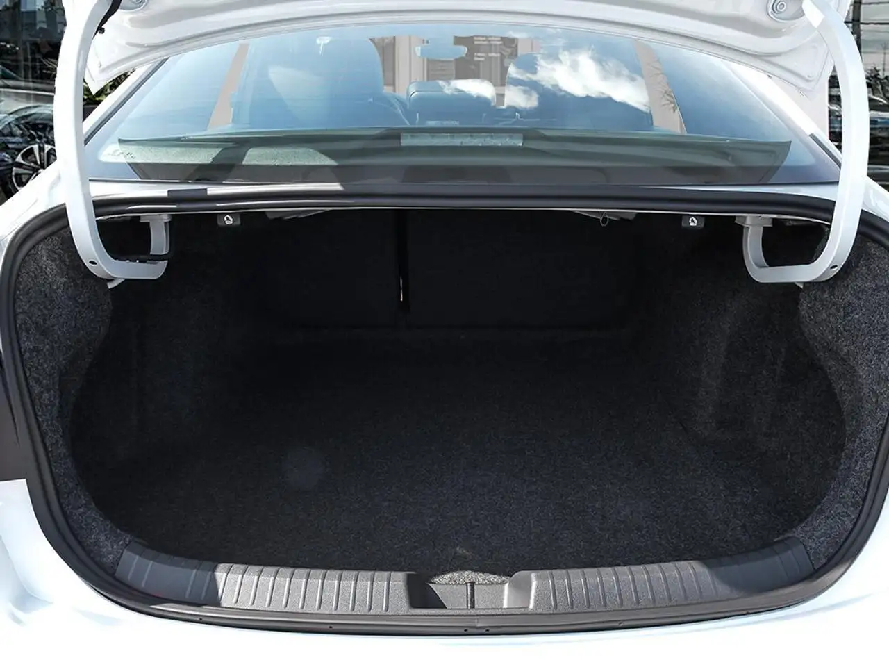 Volkswagen Jetta снимка Volkswagen Jetta