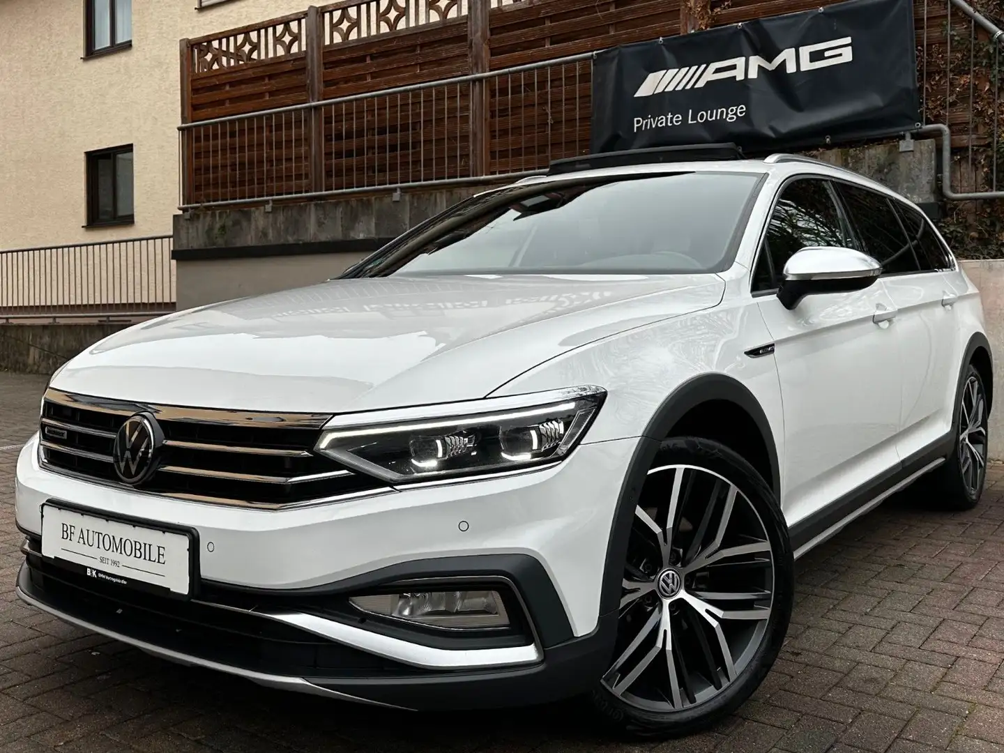 Volkswagen Passat Alltrack 4M Pano*AHK*Sitzkl*Massag*StandH Weiß - 1