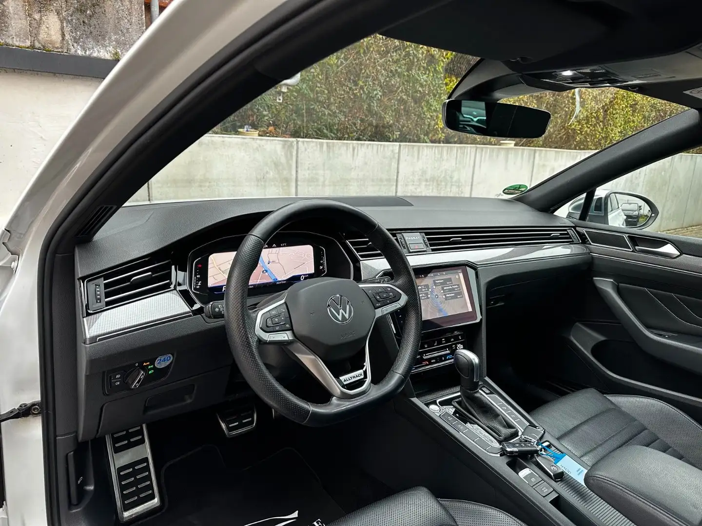 Volkswagen Passat Alltrack 4M Pano*AHK*Sitzkl*Massag*StandH Weiß - 2