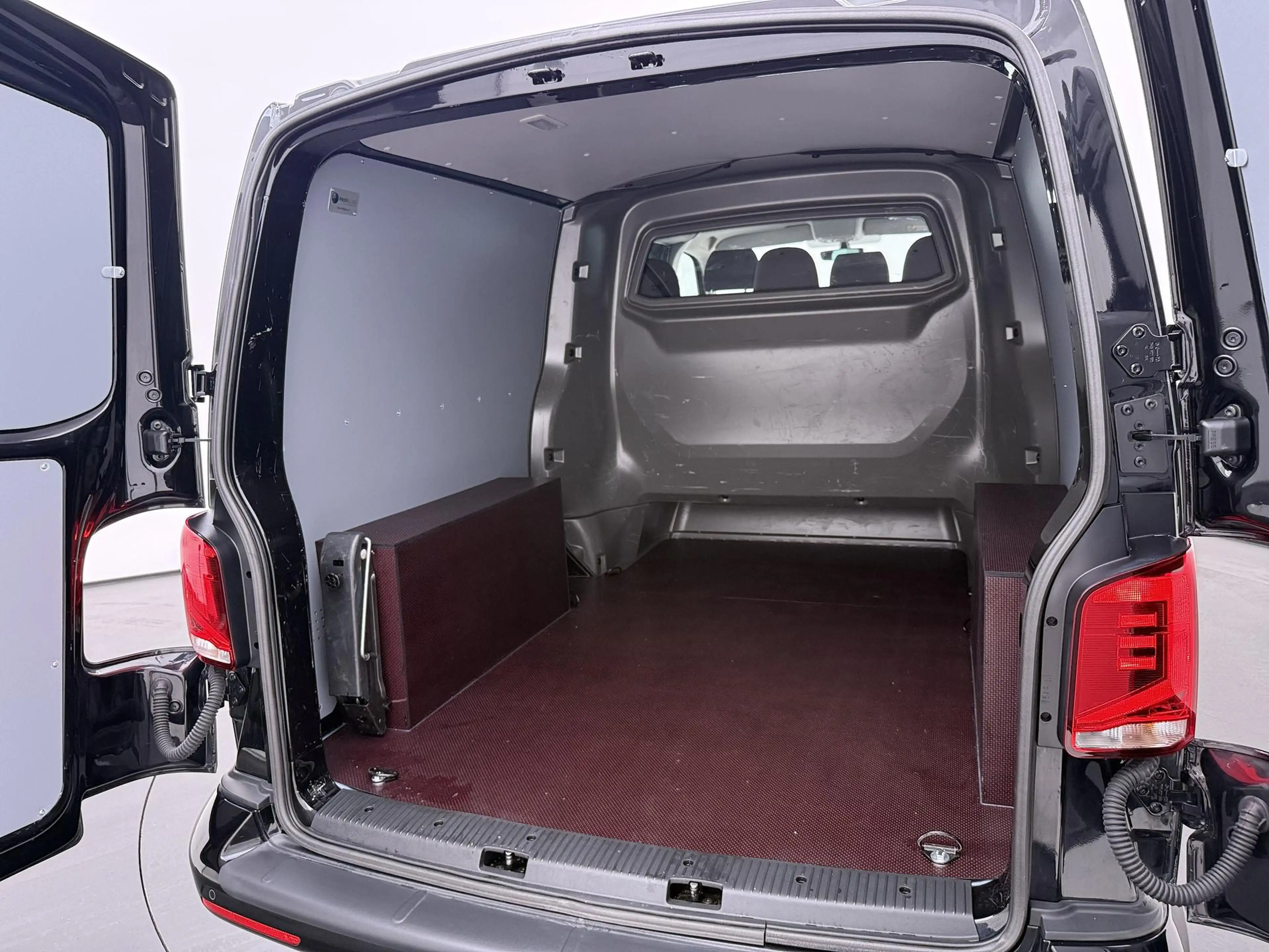 Volkswagen Transporter Bedrijfswagens 2.0 TDI 150 PK DSG L2H1 DC Highline — photo 12