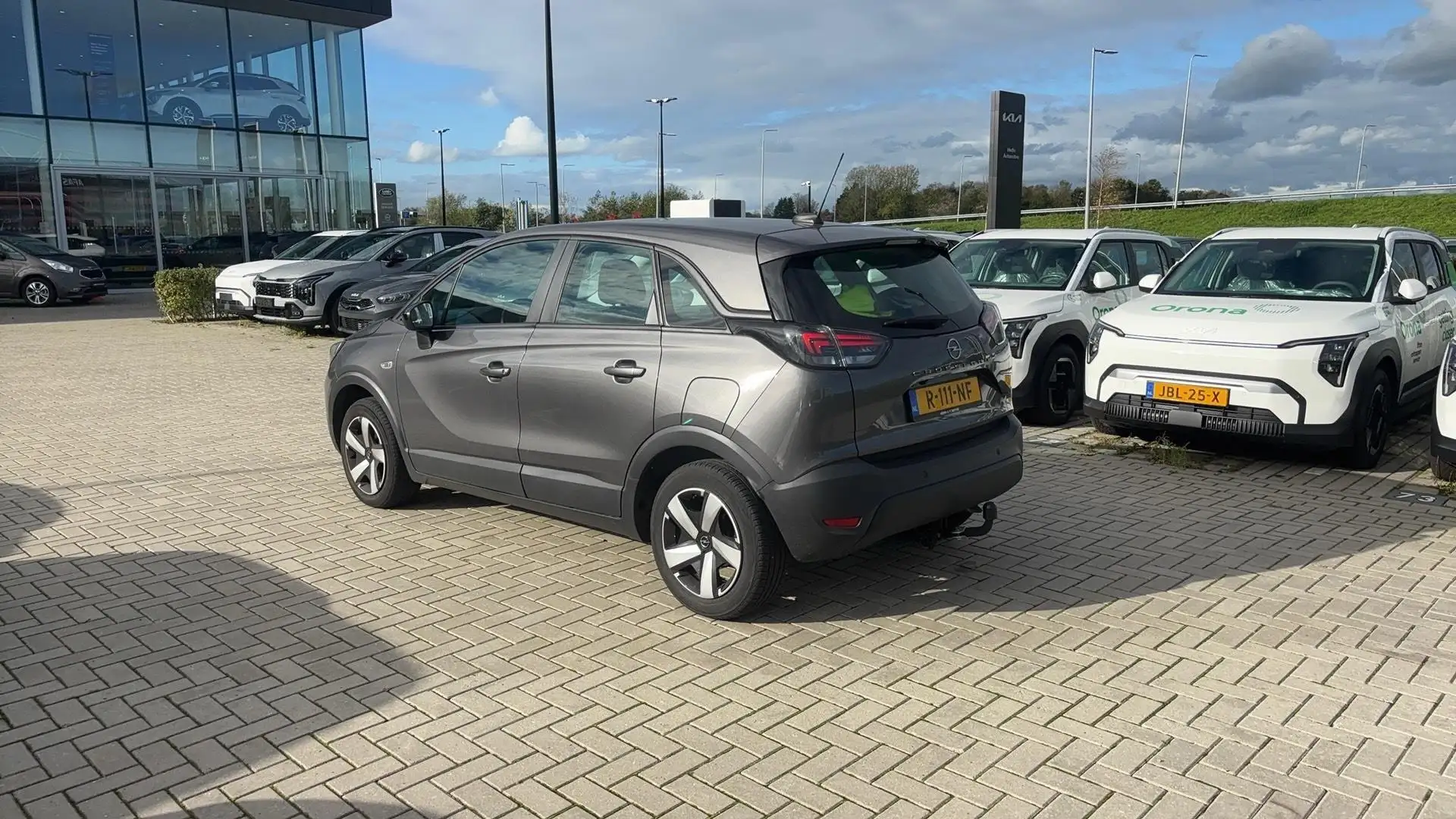 Opel Crossland 1.2 Turbo 130PK Edition Automaat | Navigatie via A Grijs - 2