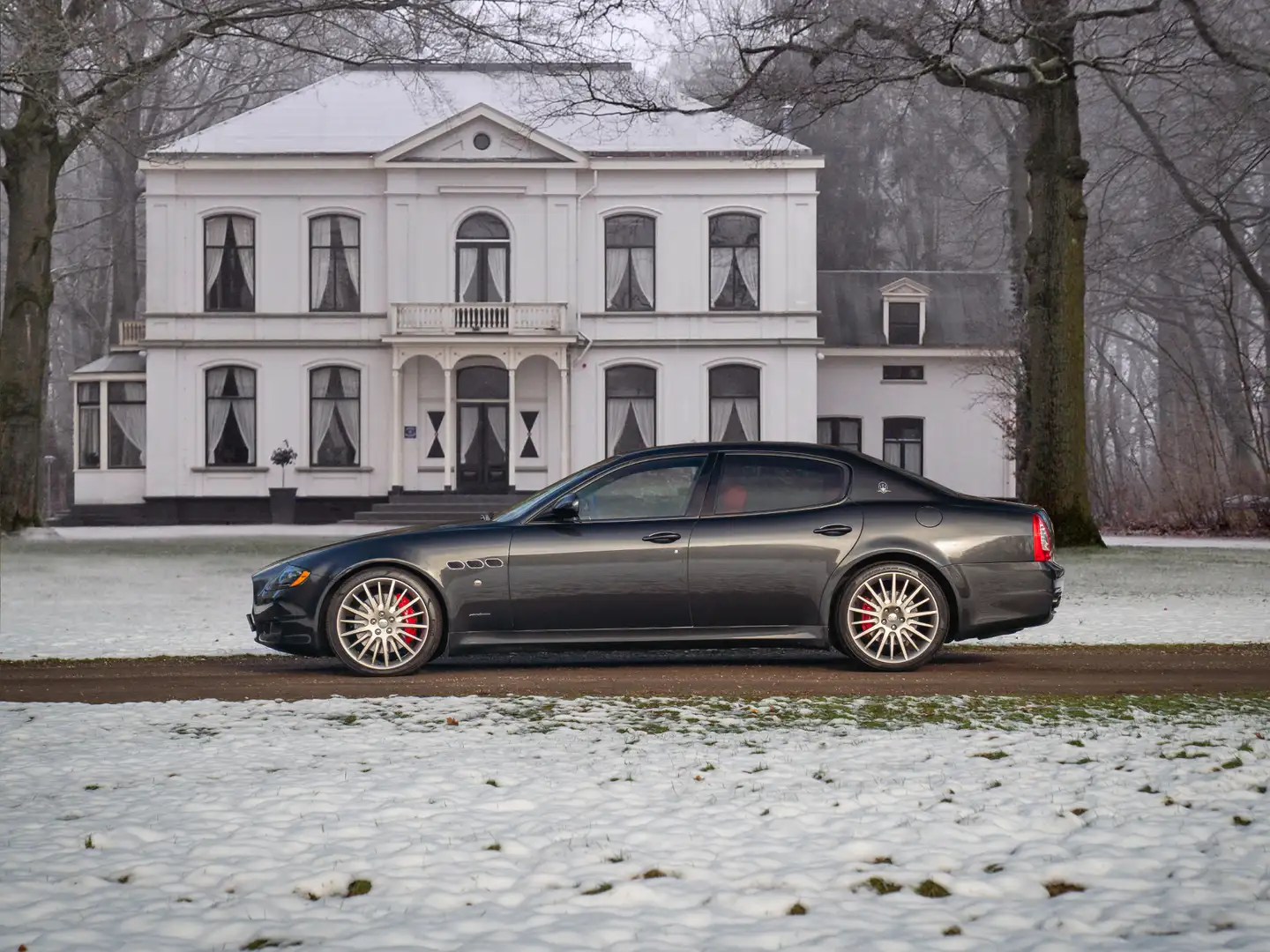 Maserati Quattroporte 4.7 Sport GTS Grau - 1
