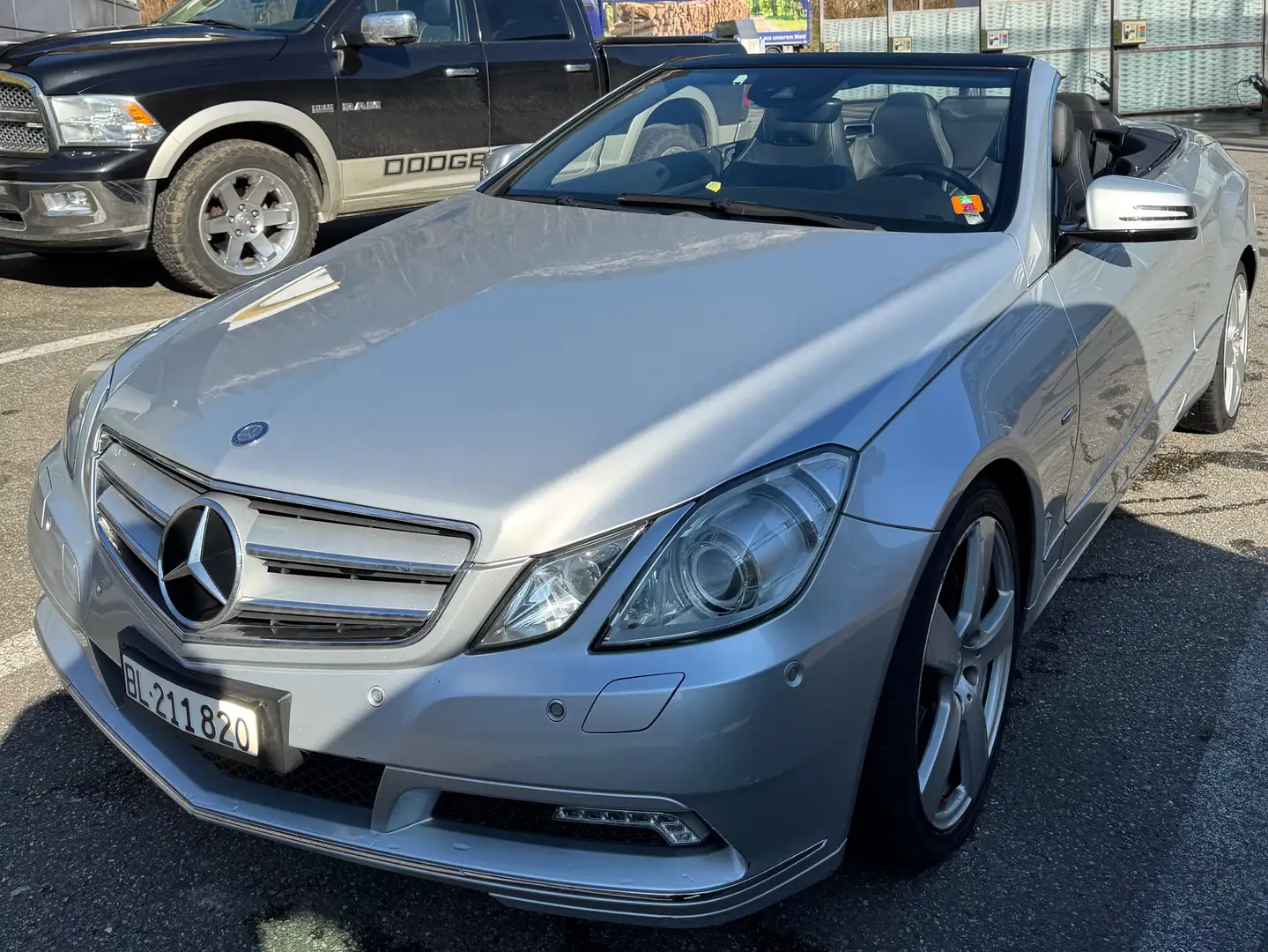 Mercedes-Benz E 250 E 250 CDI DPF Cabrio BlueEFFICIENCY 7G-TRONIC Avan Stříbrná - 1