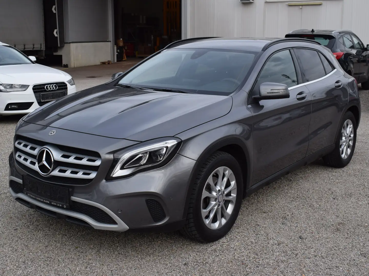 Mercedes-Benz GLA 200 Gris - 1