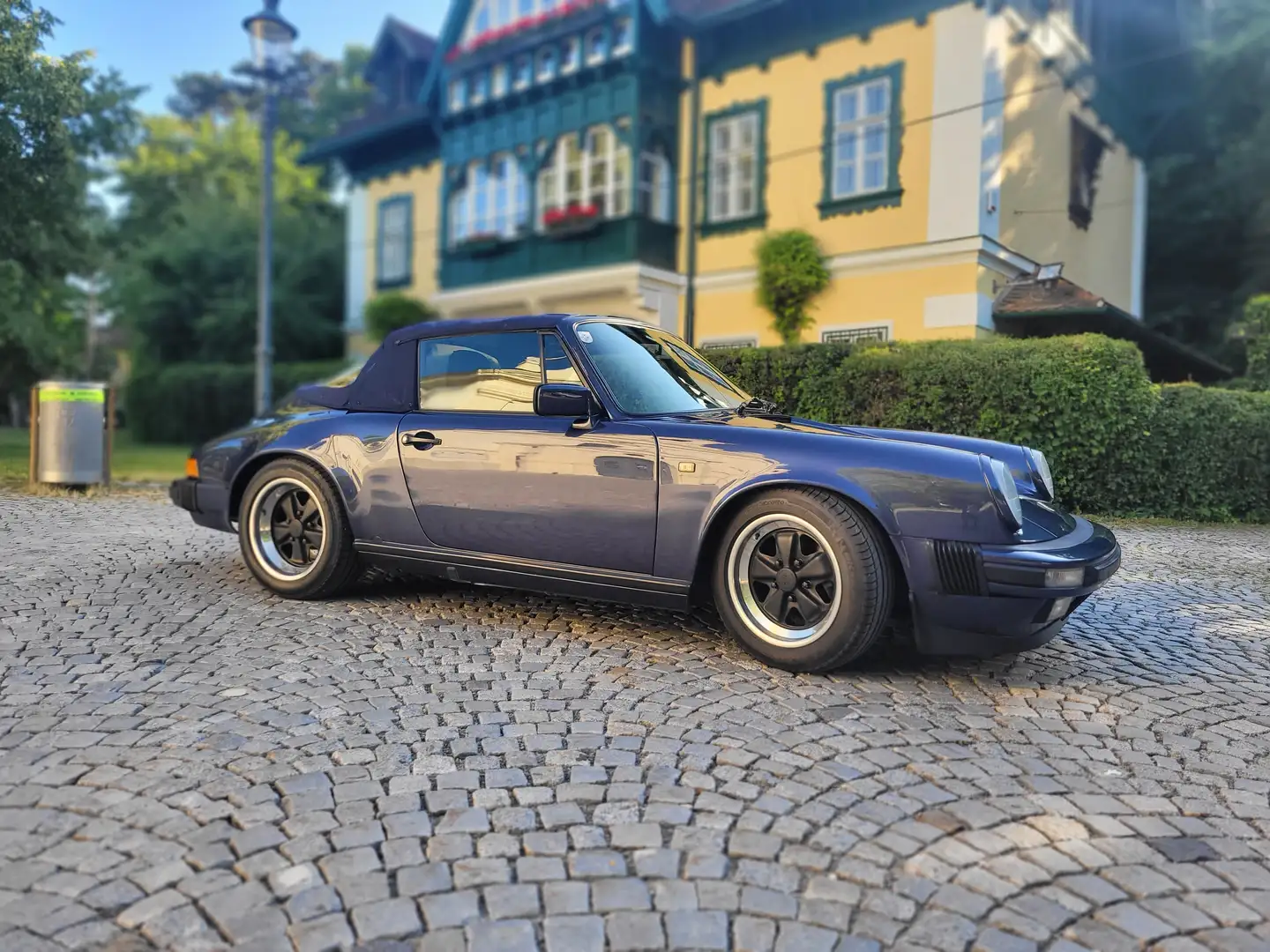 Porsche 911 Carrera Cabrio Blau - 1