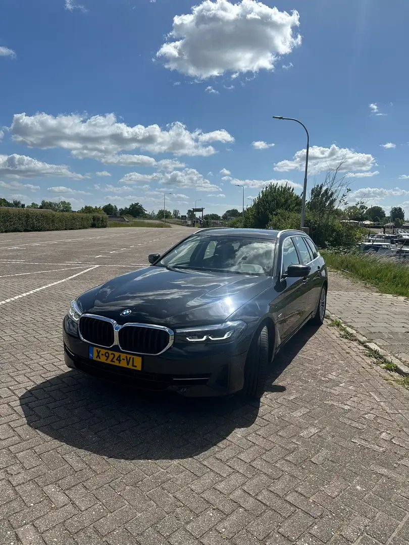 BMW 530 530e Touring Aut. Luxury Line Zwart - 1