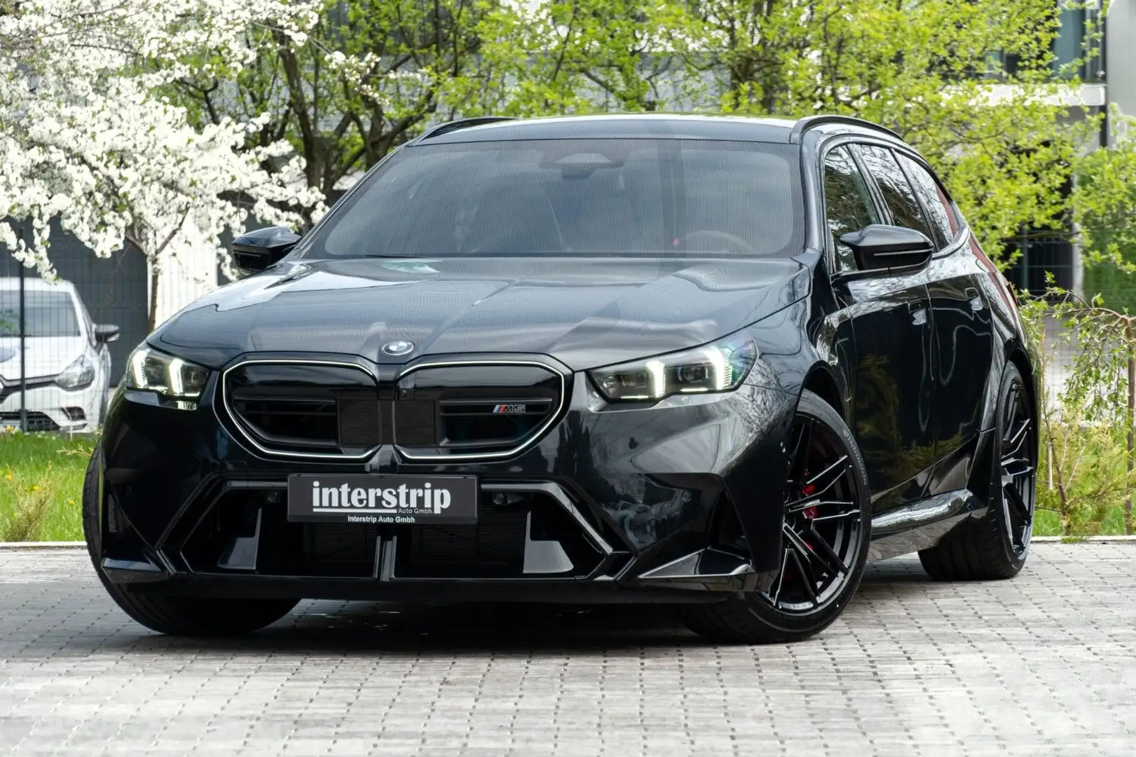 BMW M5 TOURING.DR.ASS.LED.PANORAMA.B&W.360°.AHK. Noir - 1