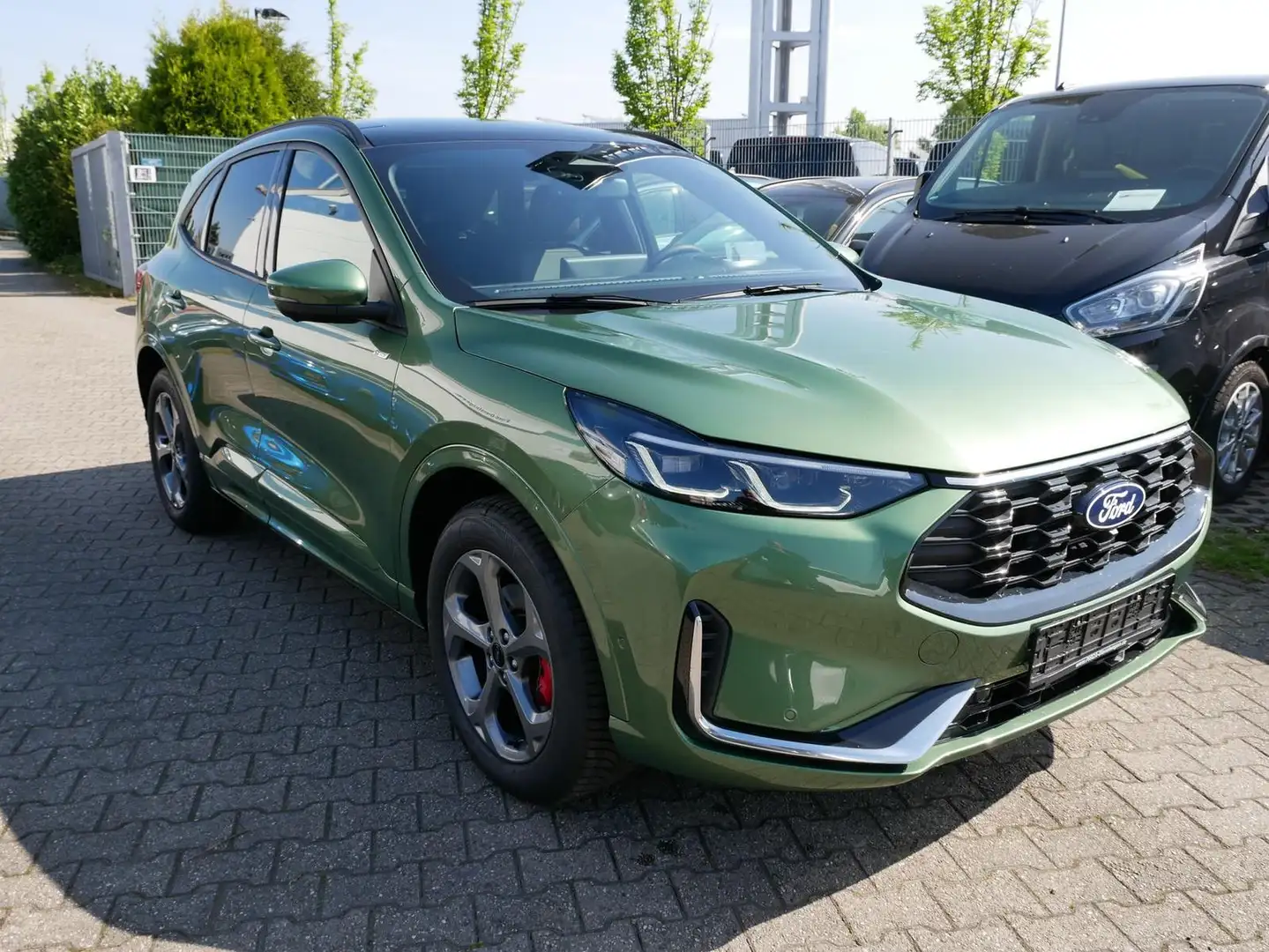 Ford Kuga Hybrid ST-Line X 4x4 Pano AHK ACC TWA Grün - 2