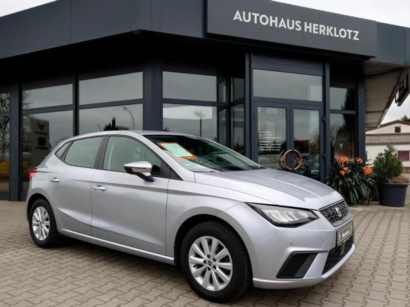 SEAT Ibiza Ibiza 1.0 TSI  Style PRO 59 kW/80 PS  (GW-5420) LE Silber - 1