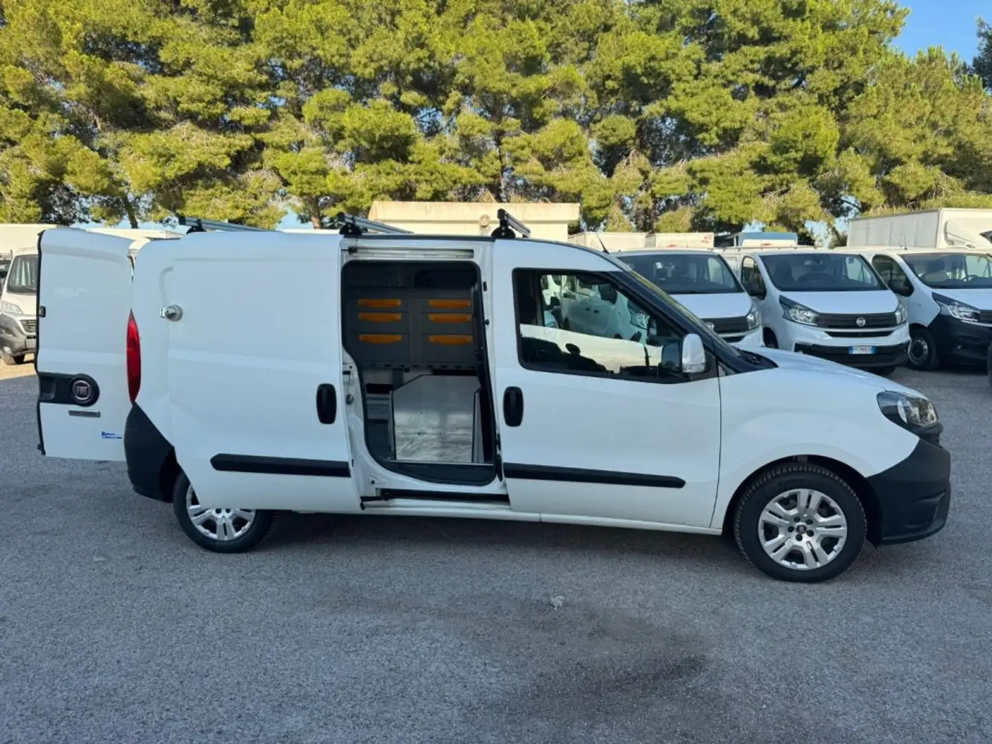 Fiat Doblo 1.6 MJT 105CV PL-TN Cargo Maxi ALLESTITO OFFICINA Bianco - 2