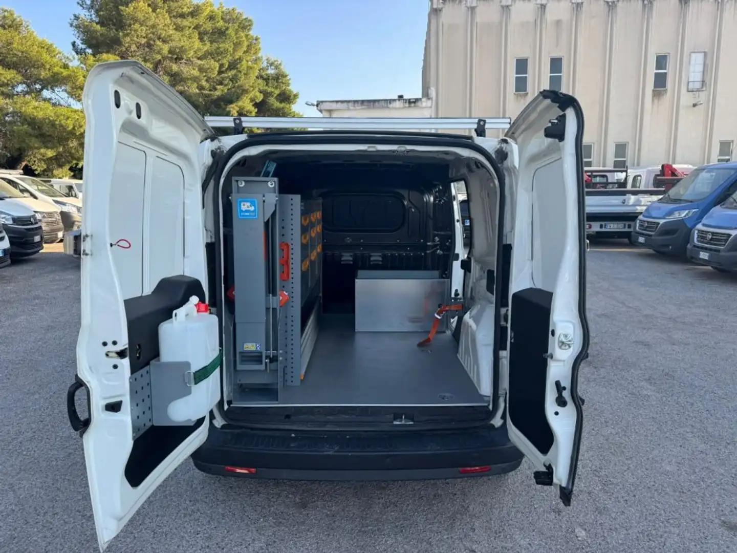 Fiat Doblo 1.6 MJT 105CV PL-TN Cargo Maxi ALLESTITO OFFICINA Bianco - 1