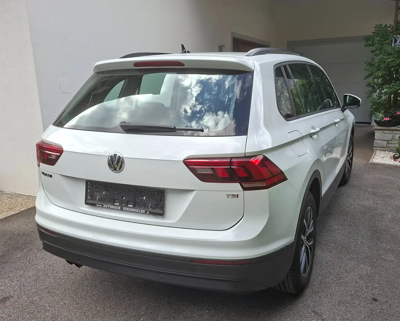 Volkswagen Tiguan Tiguan 1,4 TSI Trendline Weiß - 2