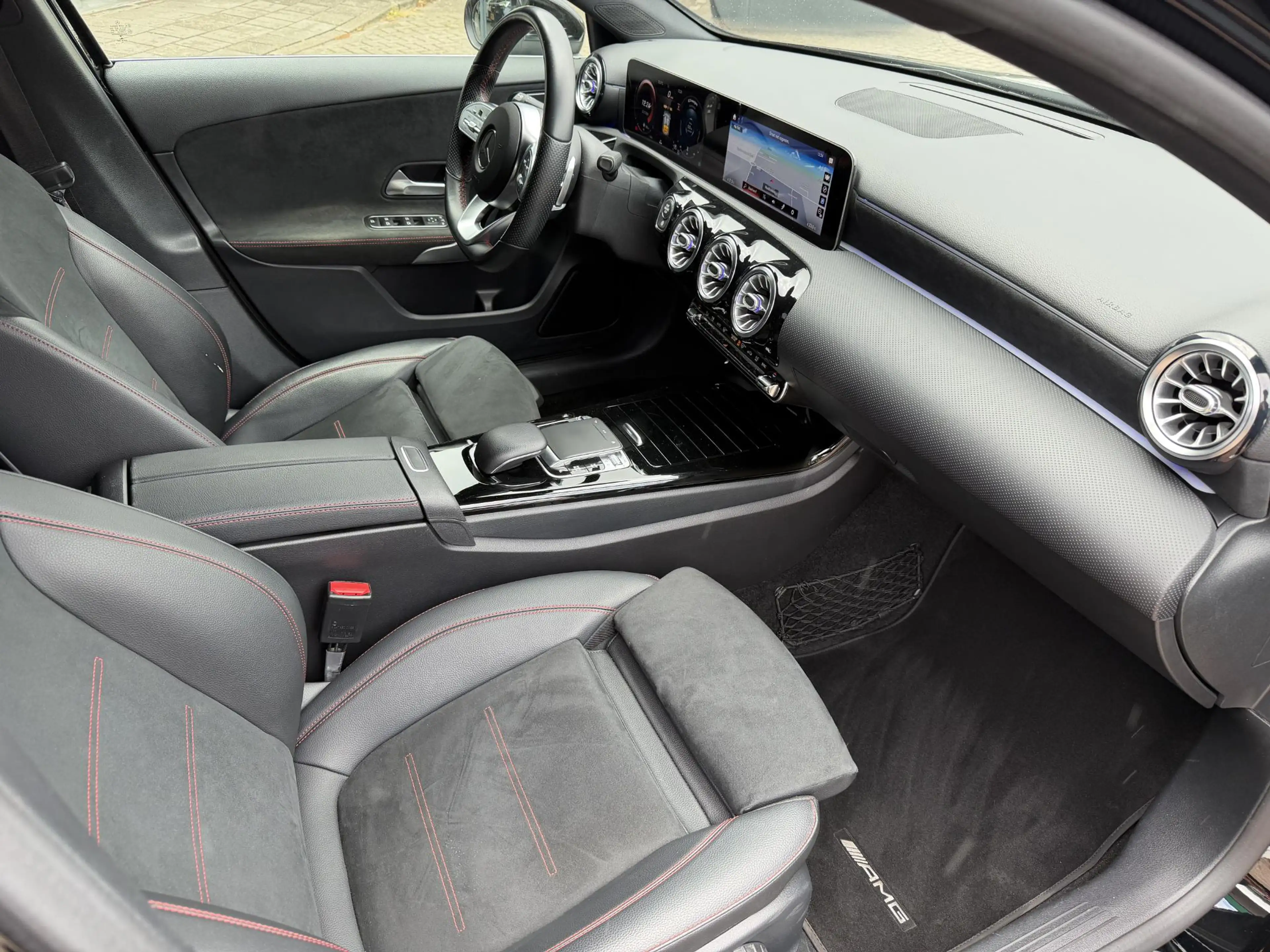 Mercedes-Benz A 220 Launch Edition Premium AMG LED | NAVIGATIE| SFEERV — photo 10