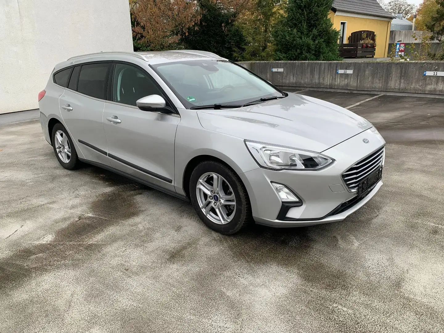 Ford Focus Turnier Cool & Connect erst 13100 km Silber - 1