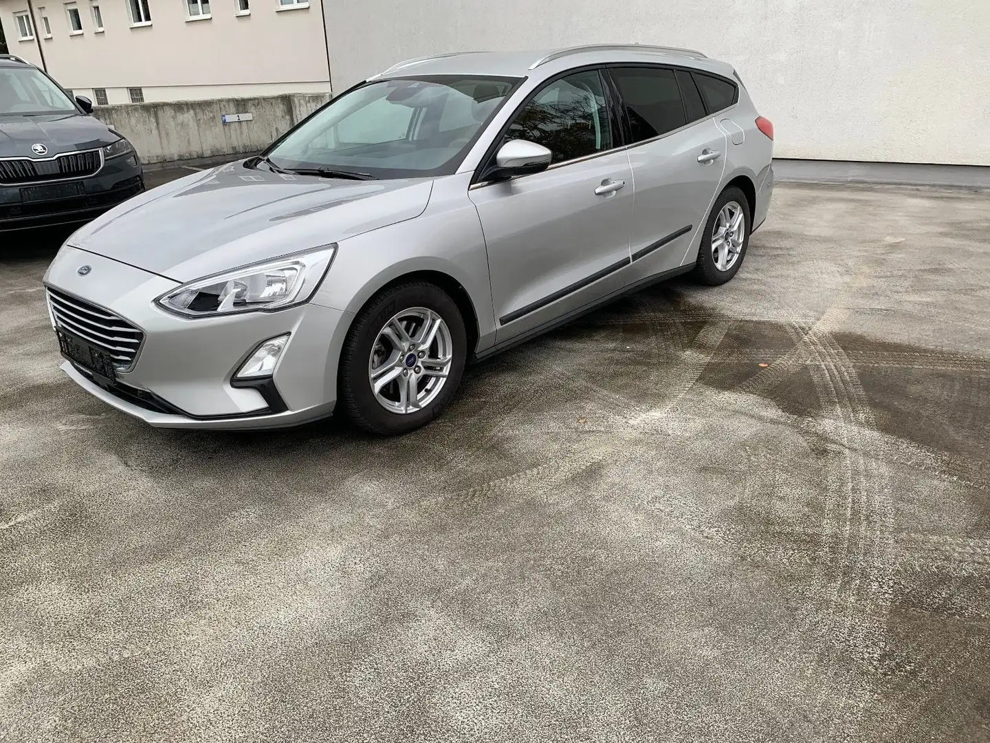 Ford Focus Turnier Cool & Connect erst 13100 km Silber - 2