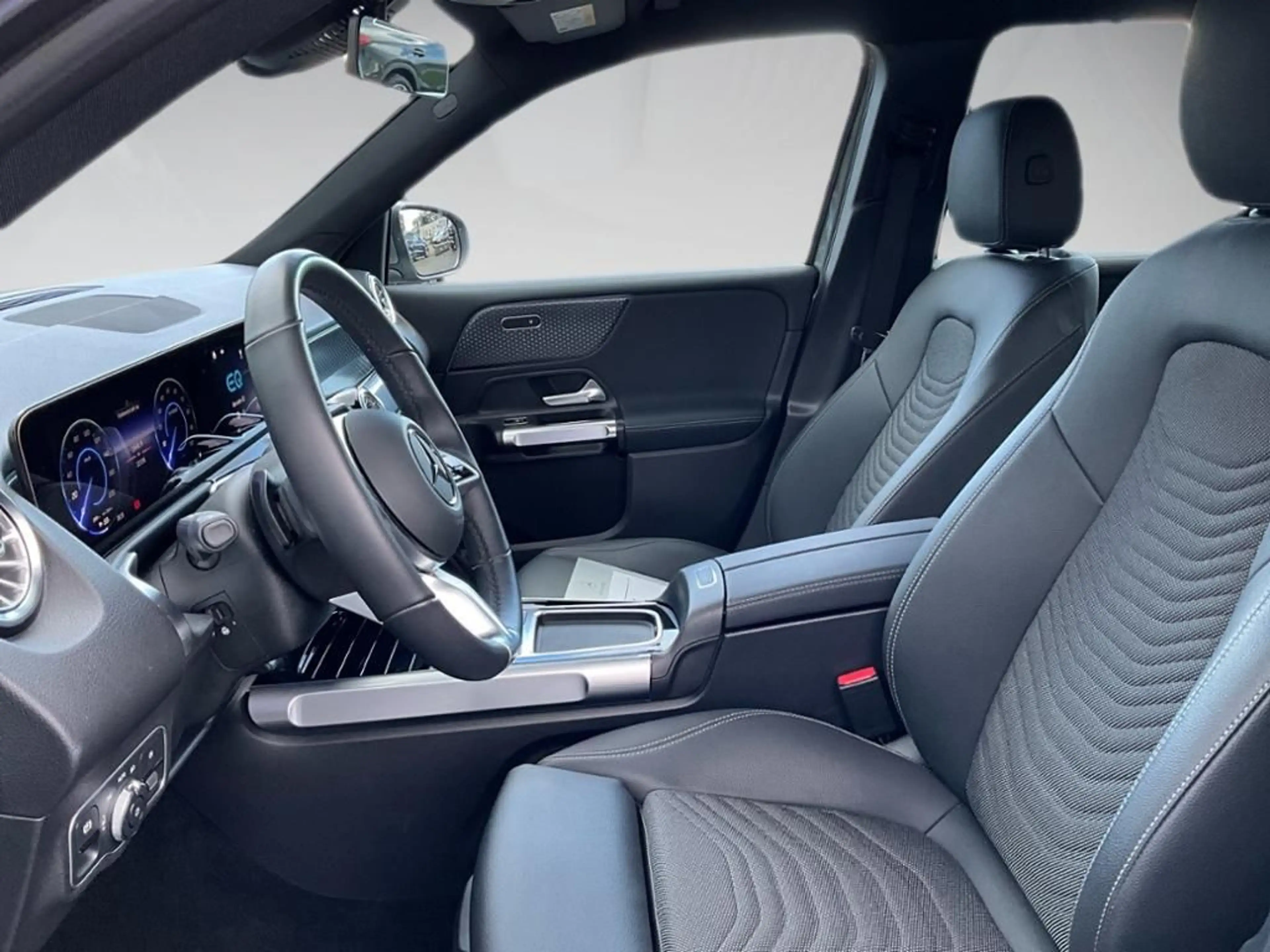 Mercedes-Benz EQB 250 Progressive Advanced AUT Kam. KlimaA LED — photo 8