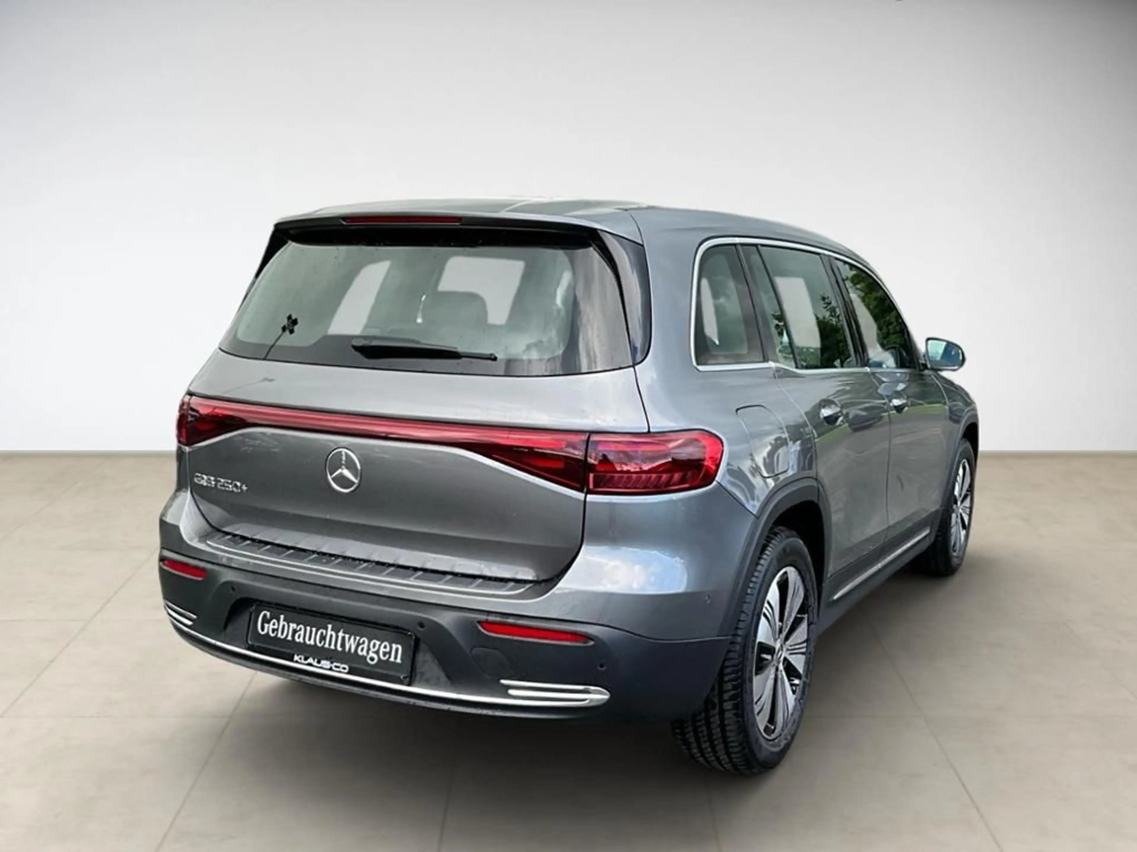 Mercedes-Benz EQB 250 Progressive Advanced AUT Kam. KlimaA LED — photo 4