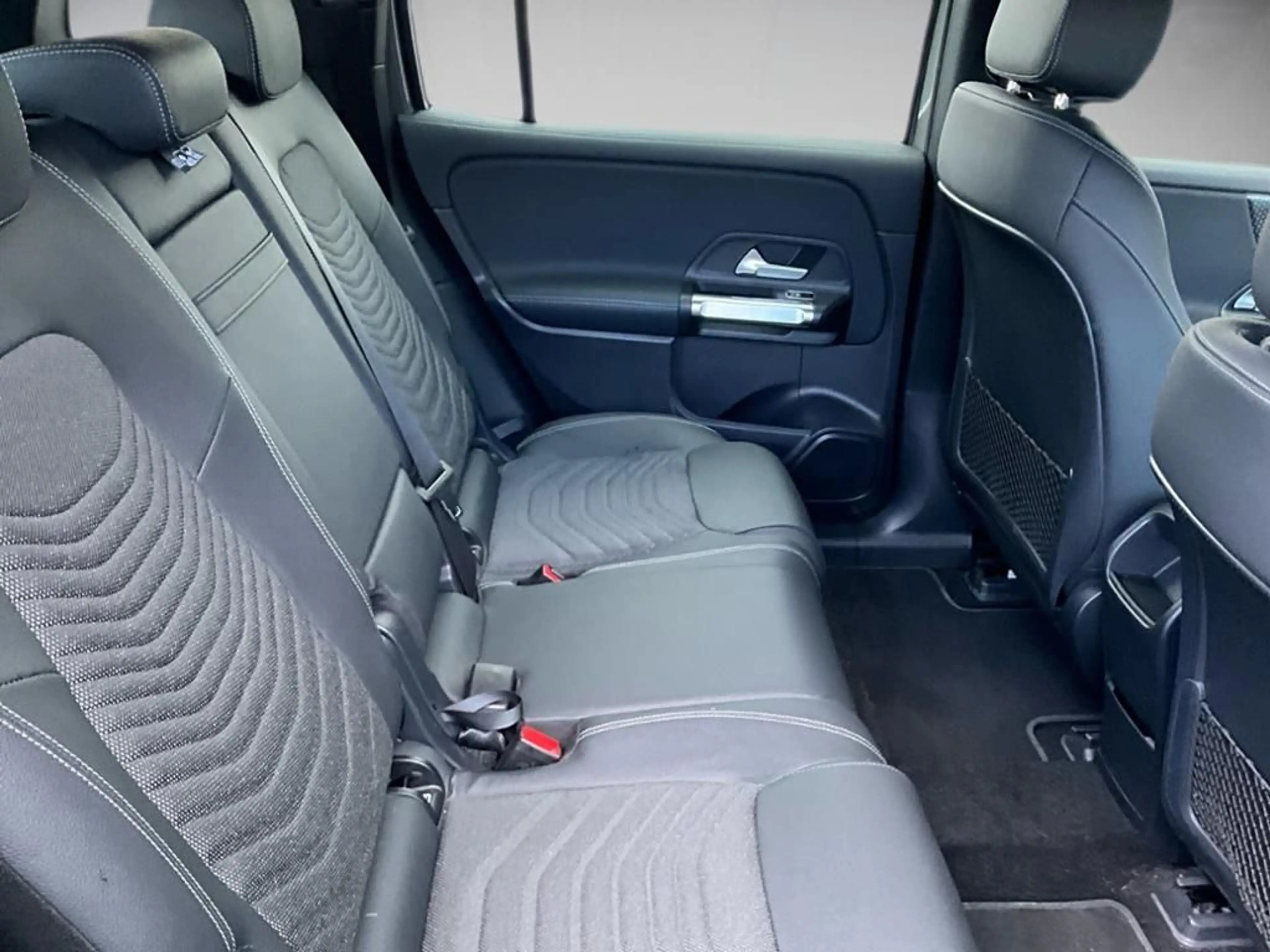 Mercedes-Benz EQB 250 Progressive Advanced AUT Kam. KlimaA LED — photo 11